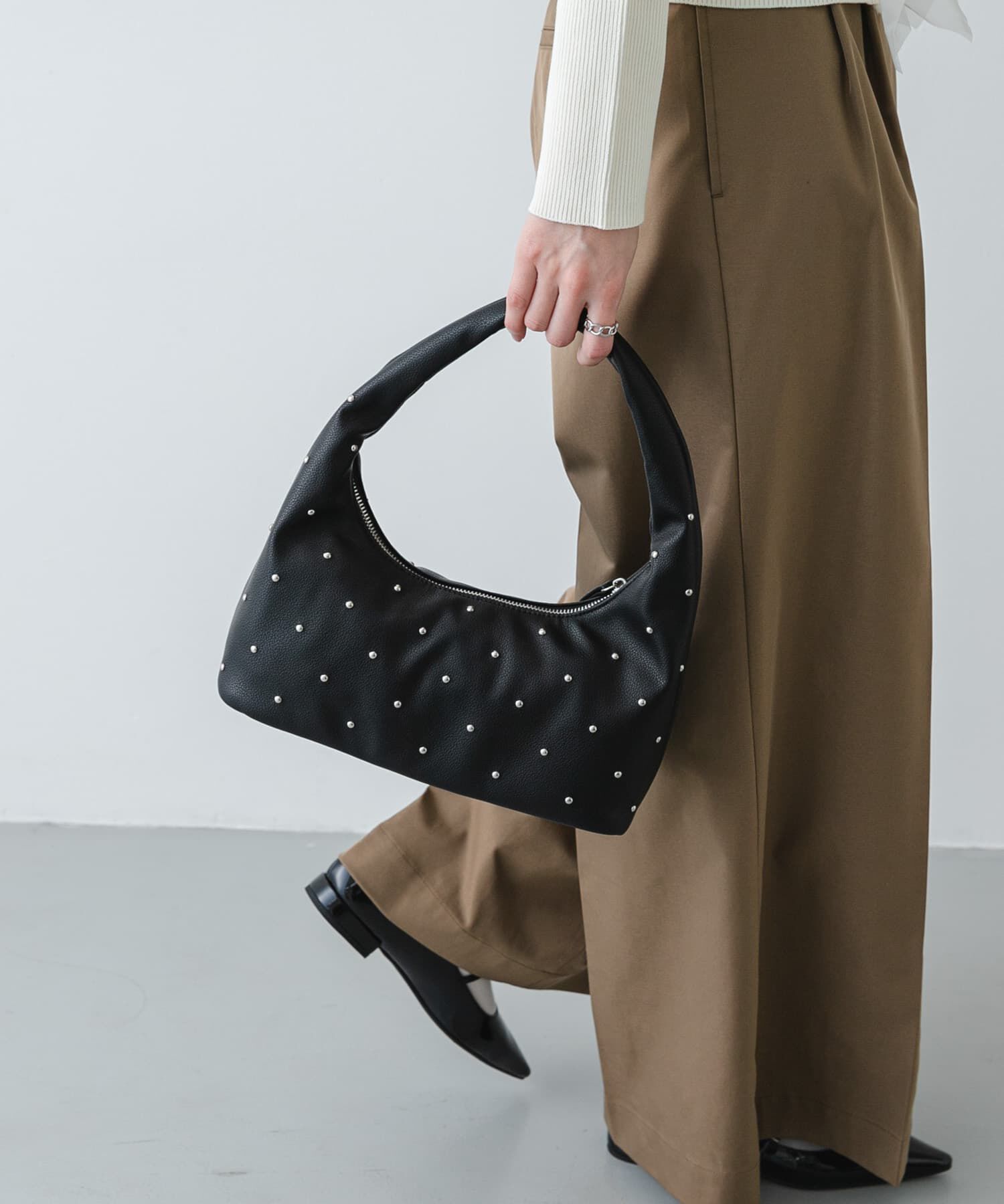 SENSE OF PLACE by URBAN RESEARCH「スタッズラウンドバッグ」|ハンドバッグ|