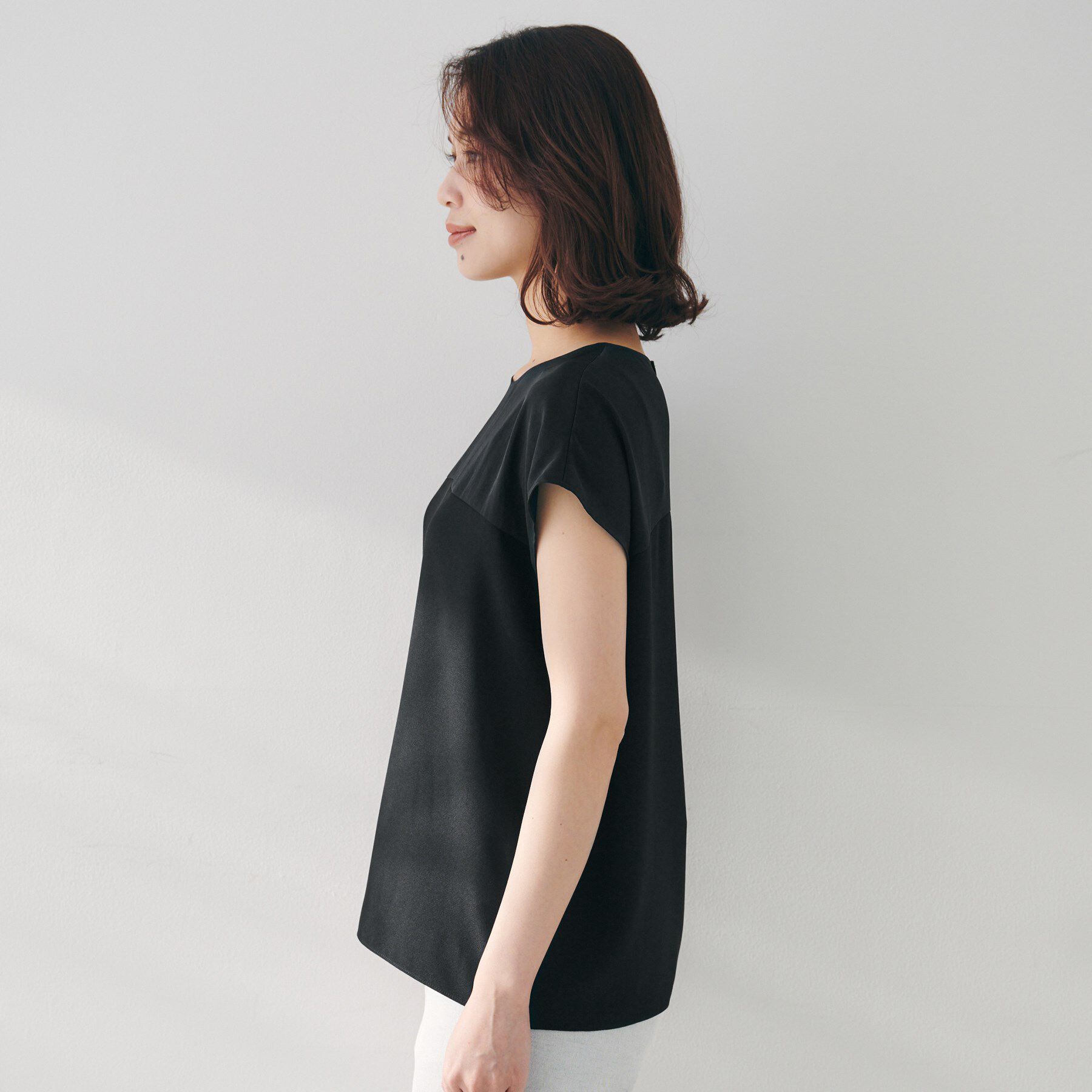 UNTITLED「【UVカット/接触冷感/きれいめ/ストレッチ性】サテンドッキングブラウス」|シャツ・ブラウス|