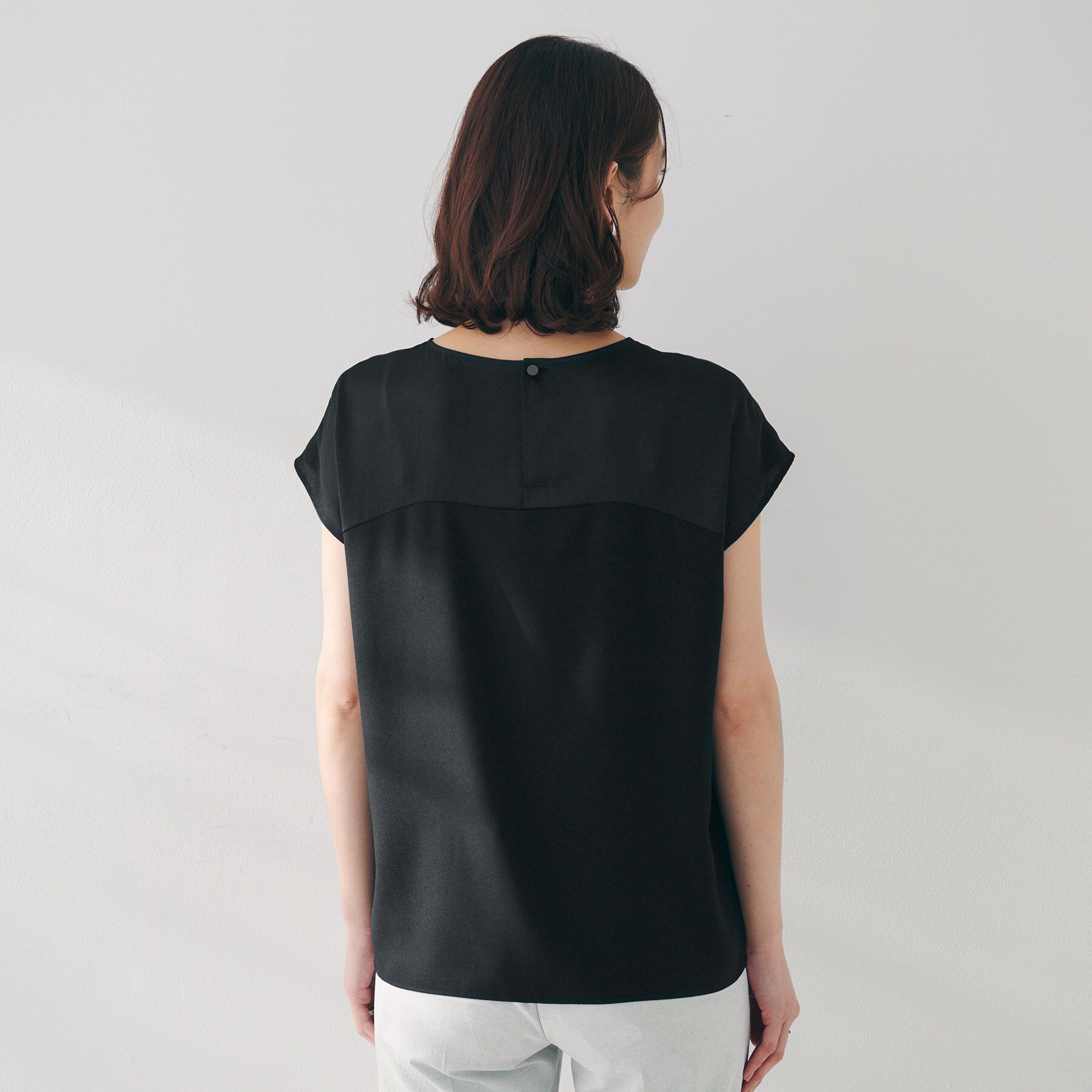 UNTITLED「【UVカット/接触冷感/きれいめ/ストレッチ性】サテンドッキングブラウス」|シャツ・ブラウス|