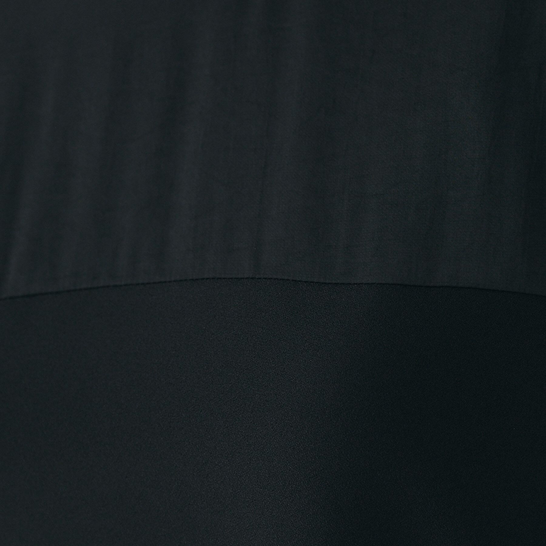 UNTITLED「【UVカット/接触冷感/きれいめ/ストレッチ性】サテンドッキングブラウス」|シャツ・ブラウス|