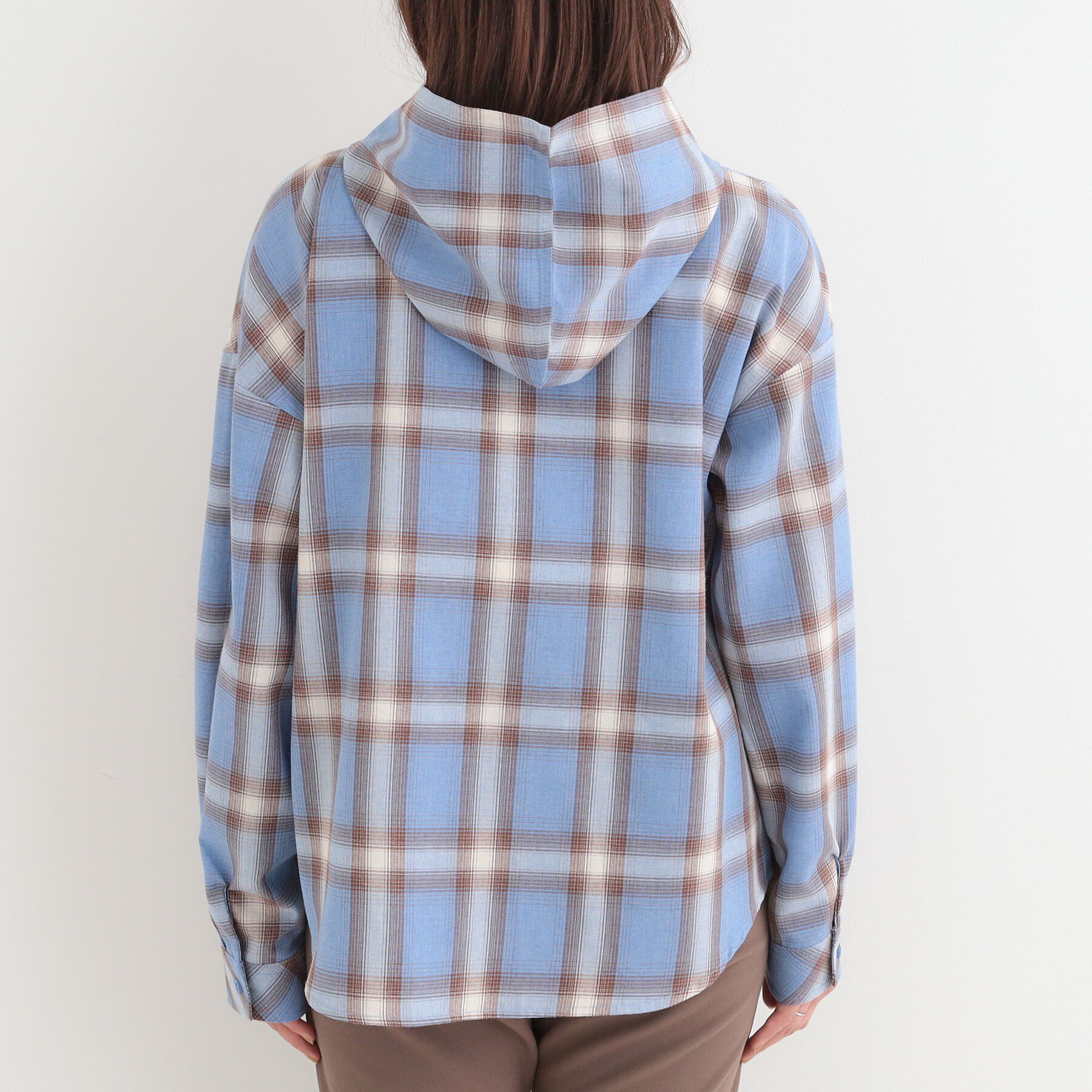 SHOO･LA･RUE「【洗濯機可/S-LL】涼しげで軽やかな フードチェックシャツ」|シャツ・ブラウス|