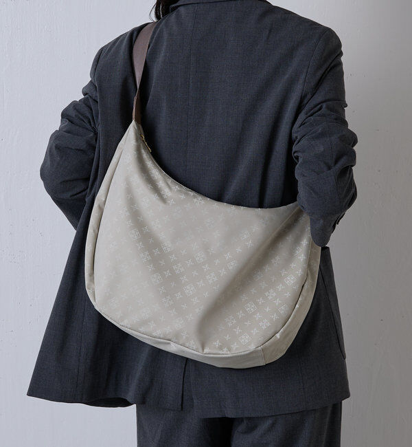  「《3/4～価格改定》クラウズナイロンラウンドビッグショルダーバッグ」|ショルダー・メッセンジャー|