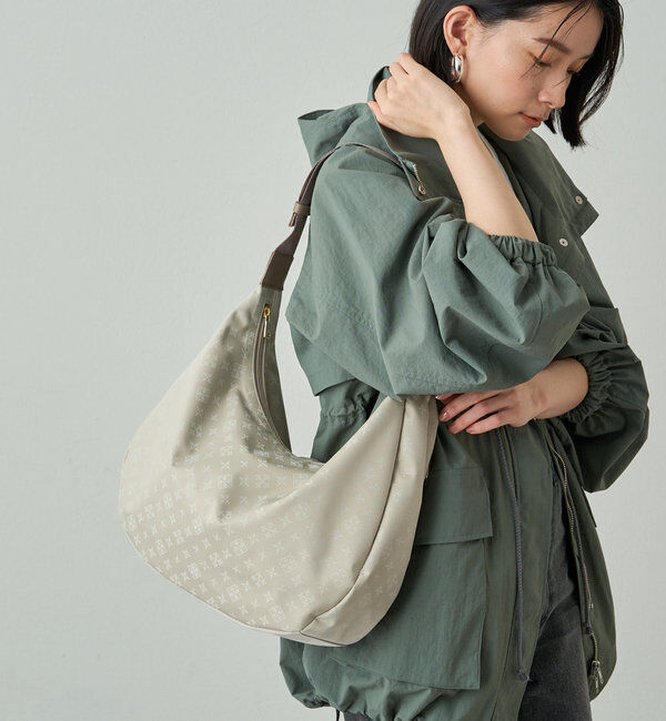  「《3/4～価格改定》クラウズナイロンラウンドビッグショルダーバッグ」|ショルダー・メッセンジャー|