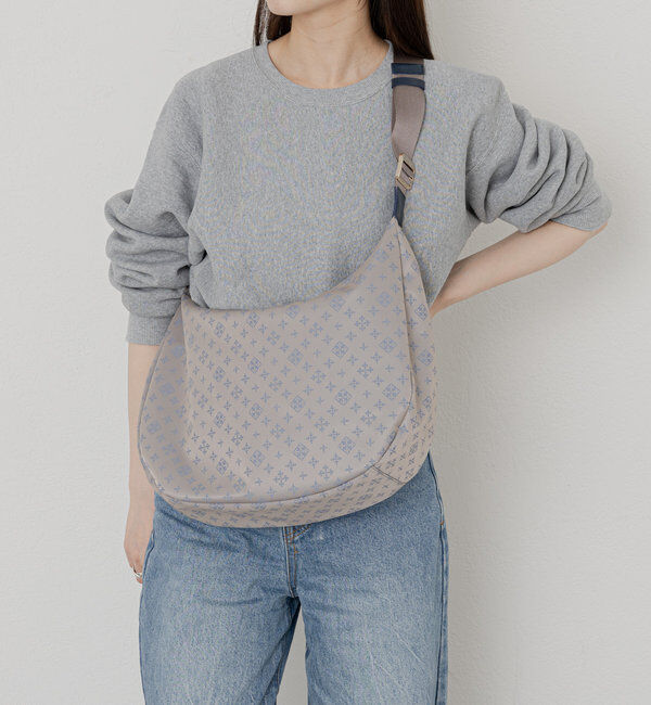  「《3/4～価格改定》クラウズナイロンラウンドビッグショルダーバッグ」|ショルダー・メッセンジャー|