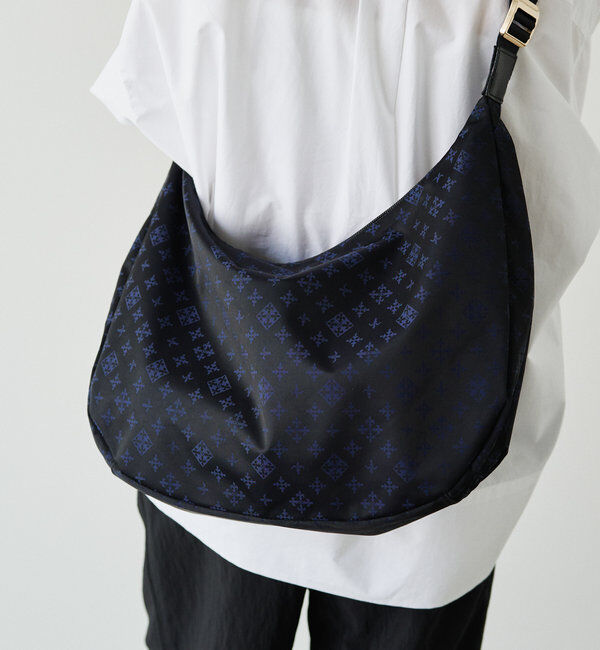  「《3/4～価格改定》クラウズナイロンラウンドビッグショルダーバッグ」|ショルダー・メッセンジャー|