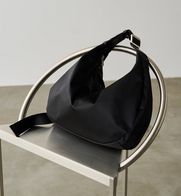  「《3/4～価格改定》クラウズナイロンラウンドビッグショルダーバッグ」|ショルダー・メッセンジャー|