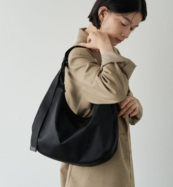  「《3/4～価格改定》クラウズナイロンラウンドビッグショルダーバッグ」|ショルダー・メッセンジャー|