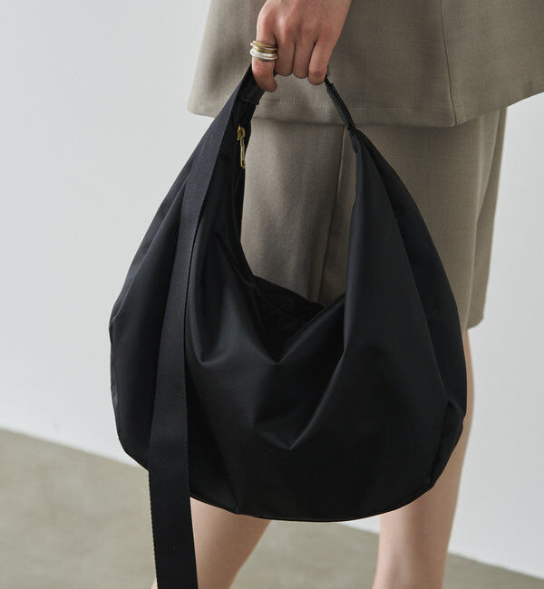  「《3/4～価格改定》クラウズナイロンラウンドビッグショルダーバッグ」|ショルダー・メッセンジャー|