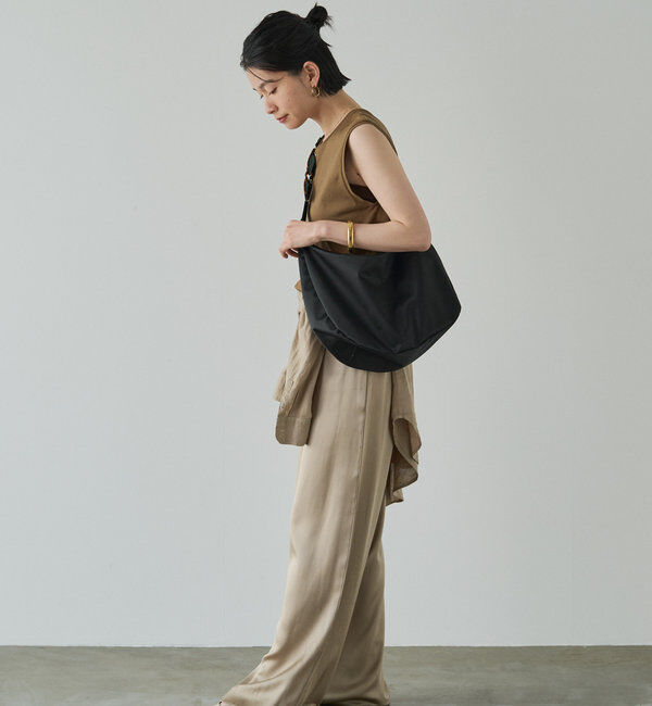  「《3/4～価格改定》クラウズナイロンラウンドビッグショルダーバッグ」|ショルダー・メッセンジャー|