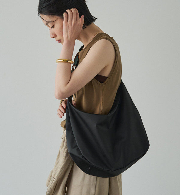  「《3/4～価格改定》クラウズナイロンラウンドビッグショルダーバッグ」|ショルダー・メッセンジャー|