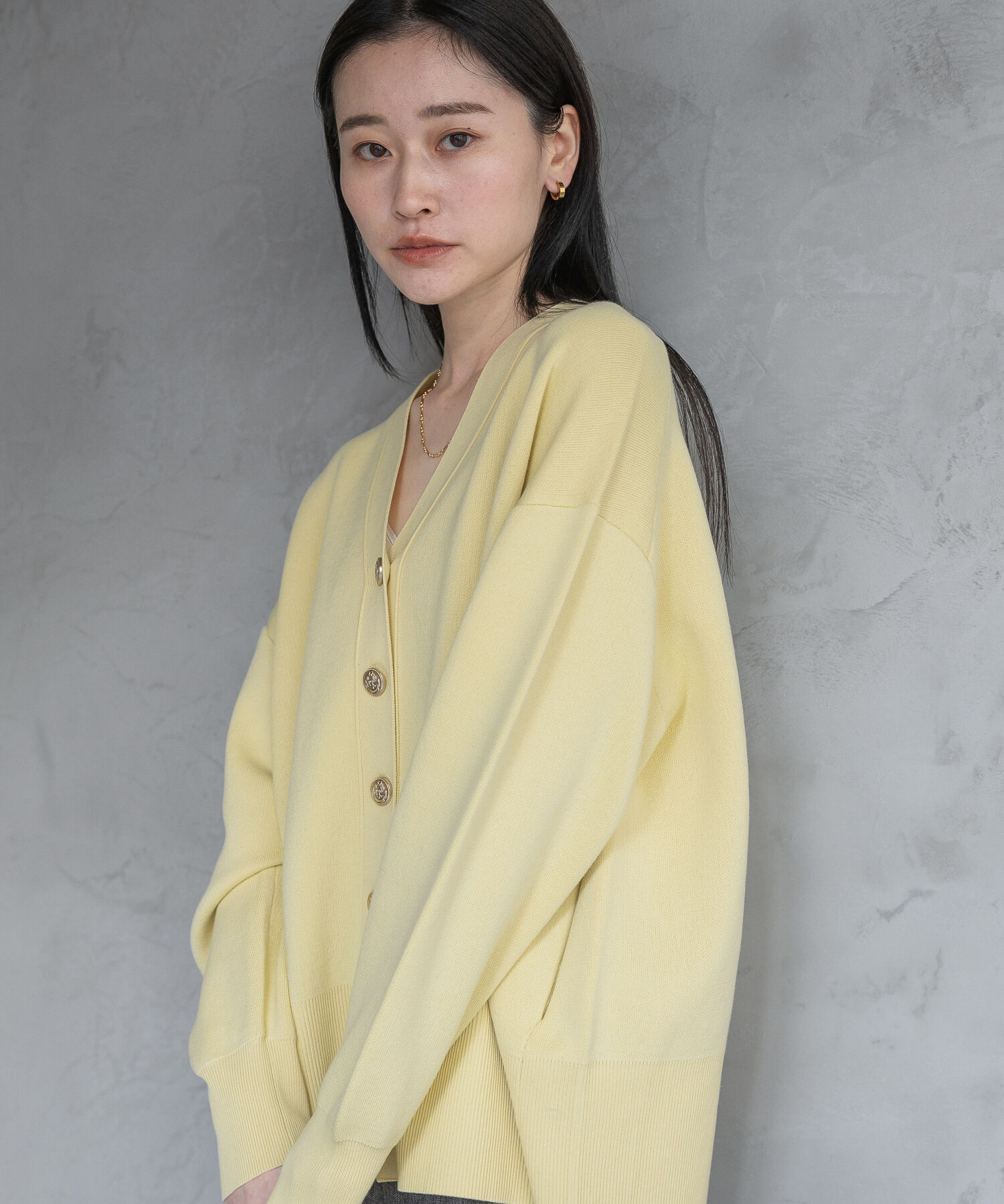 A part by 「【新色追加】スポンディッシュVカーディガン」|ニット・セーター|ライトイエロー