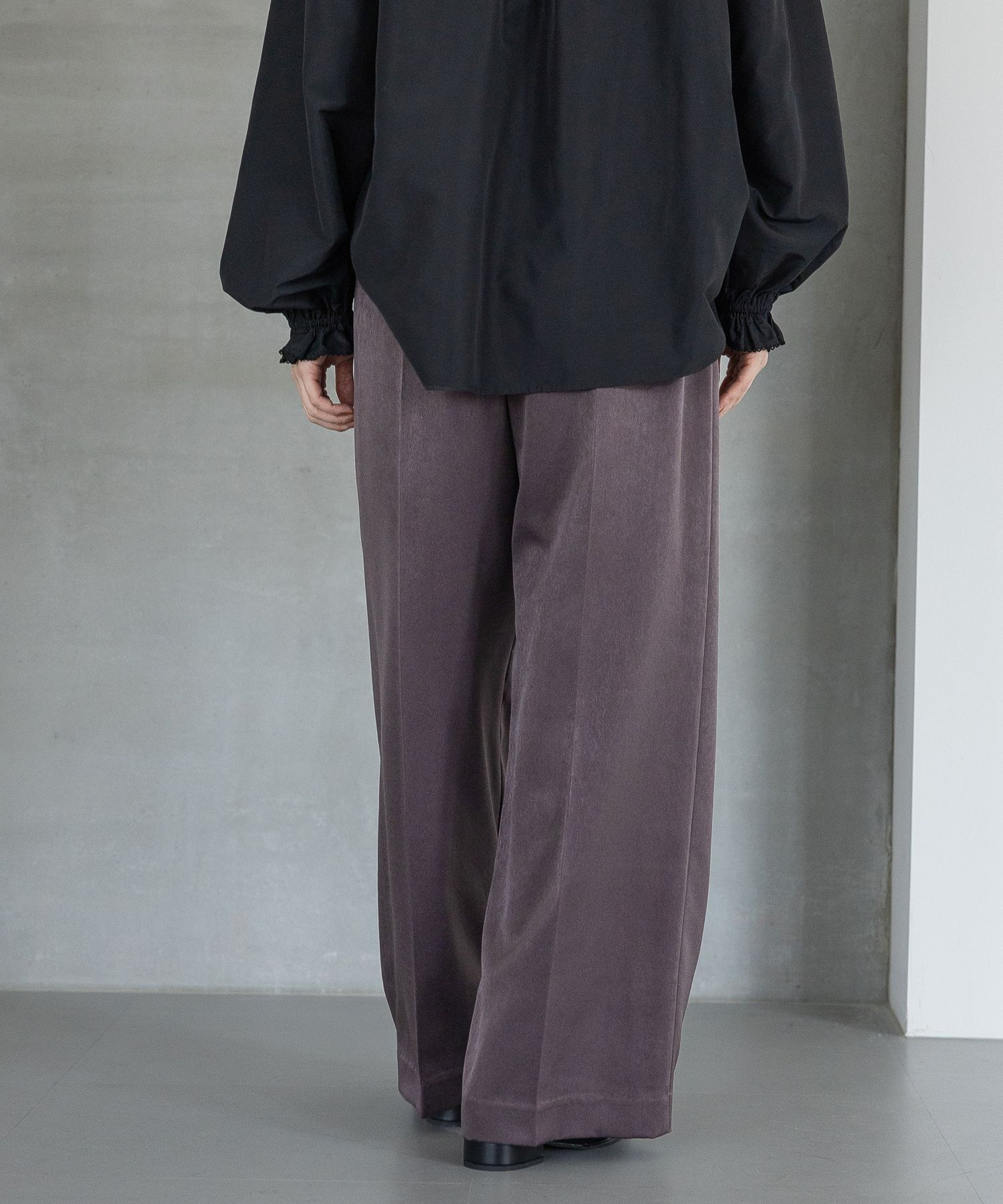 A part by 「ブライトサテンストレートパンツ」|スラックス|