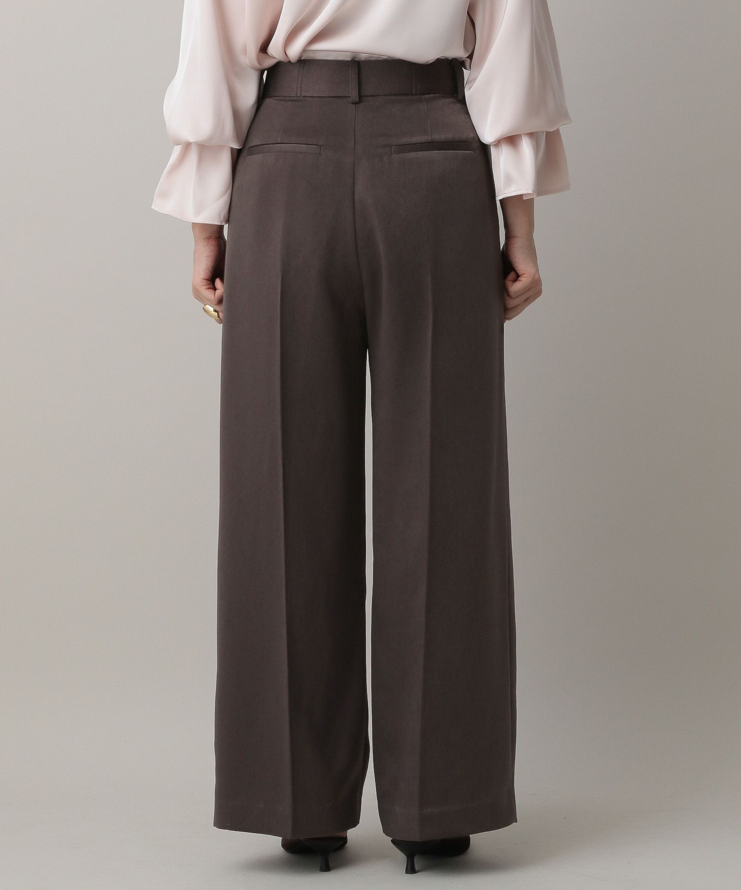 A part by 「ブライトサテンストレートパンツ」|スラックス|