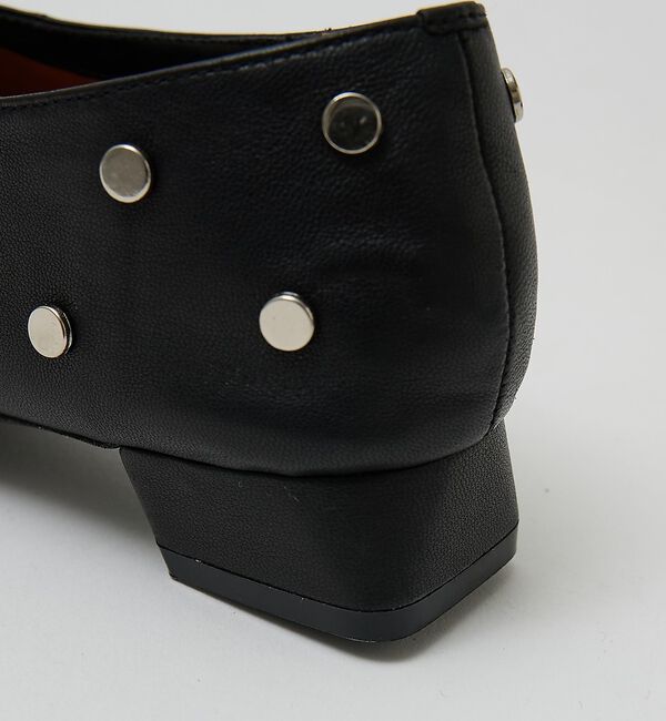 AU BANNISTER「スタッズ付き ソフトレザーフラットパンプス」|パンプス|