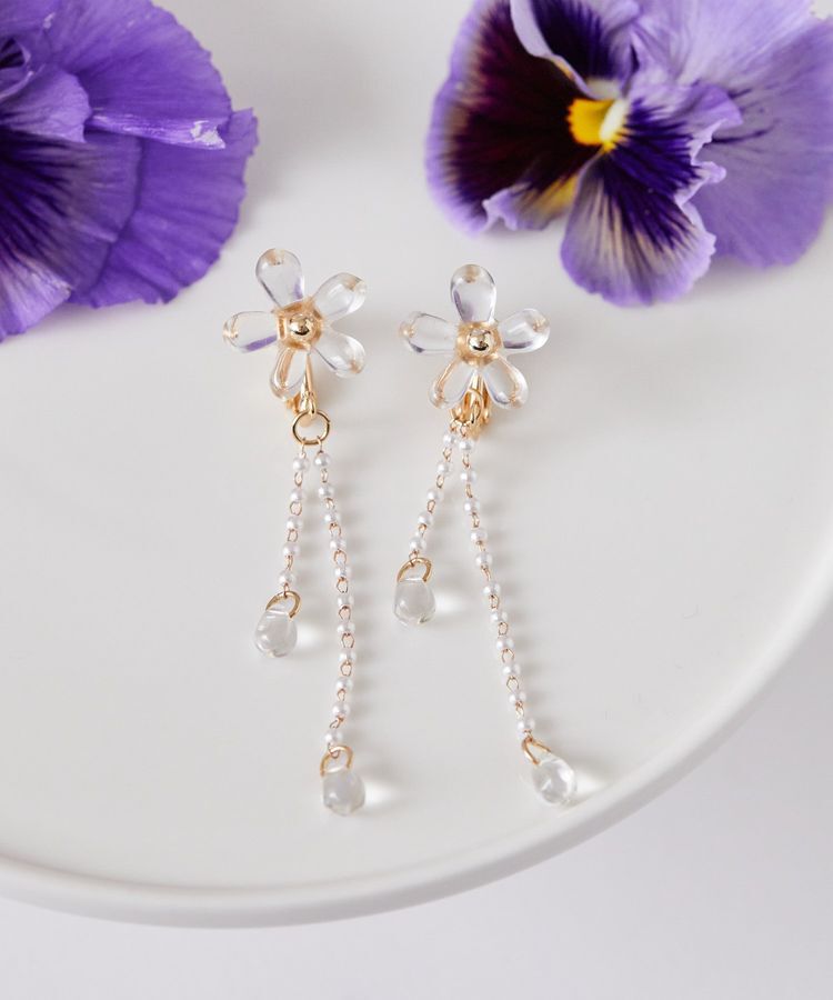 Maison de FLEUR「クリアフラワーイヤリング」|イヤリング|