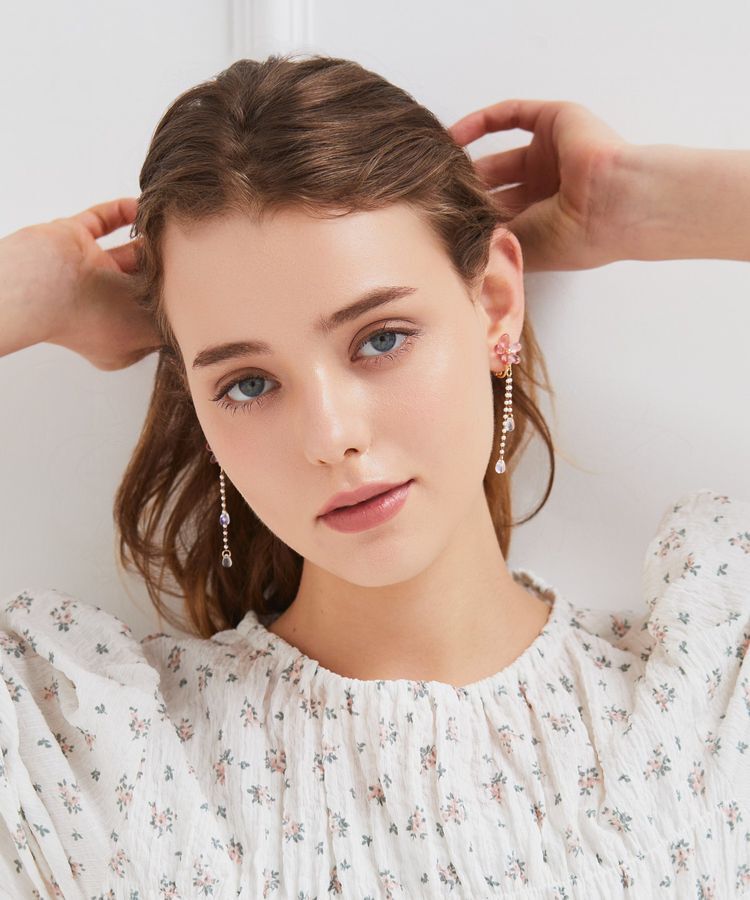 Maison de FLEUR「クリアフラワーイヤリング」|イヤリング|
