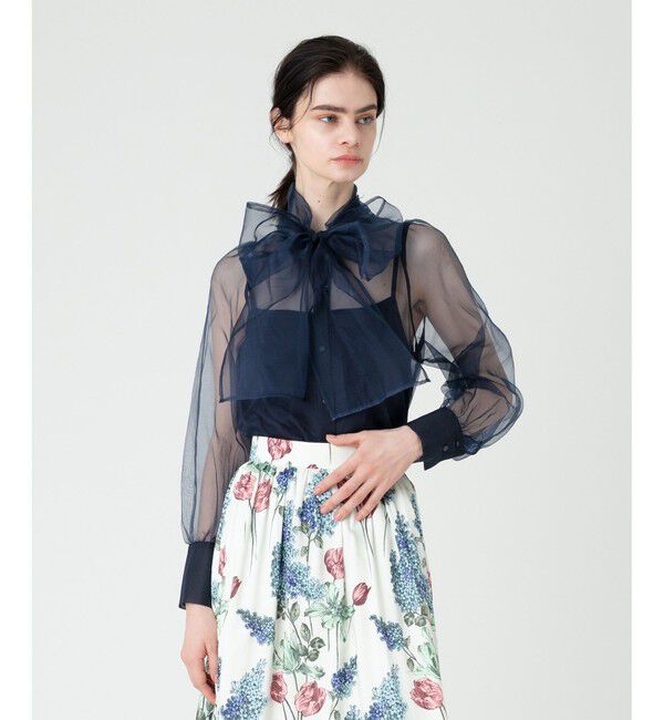 LOULOU WILLOUGHBY「《ドラマ着用》【LOULOU WILLOUGHBY】シルキーリボンブラウス」|シャツ・ブラウス|ネイビー