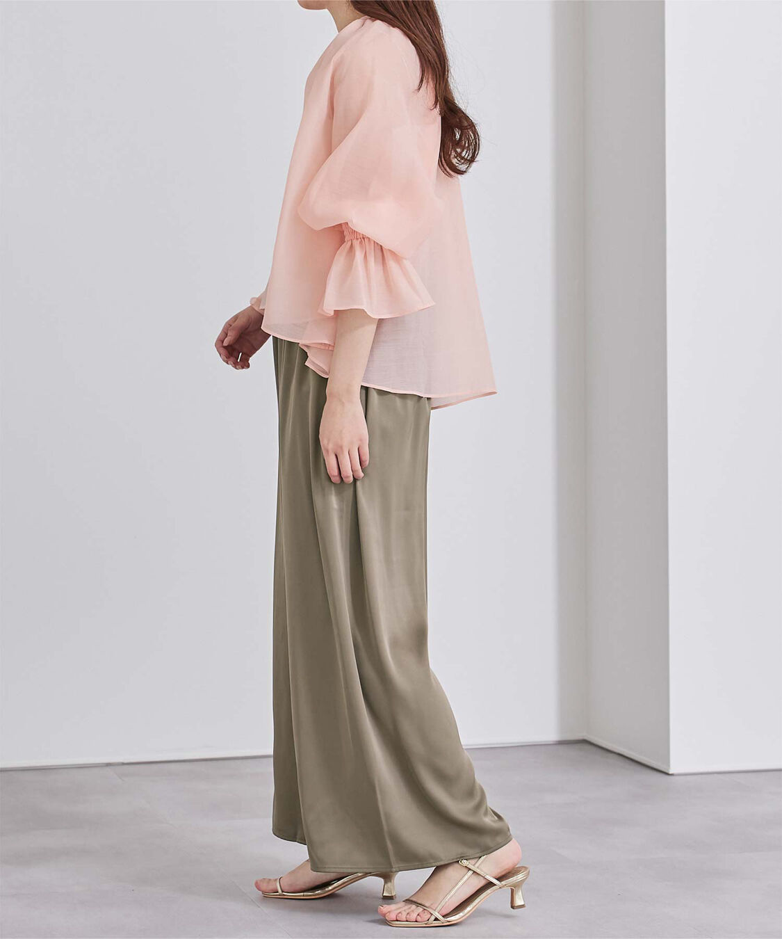 ur's「サテンイージードレープパンツ」|スラックス|