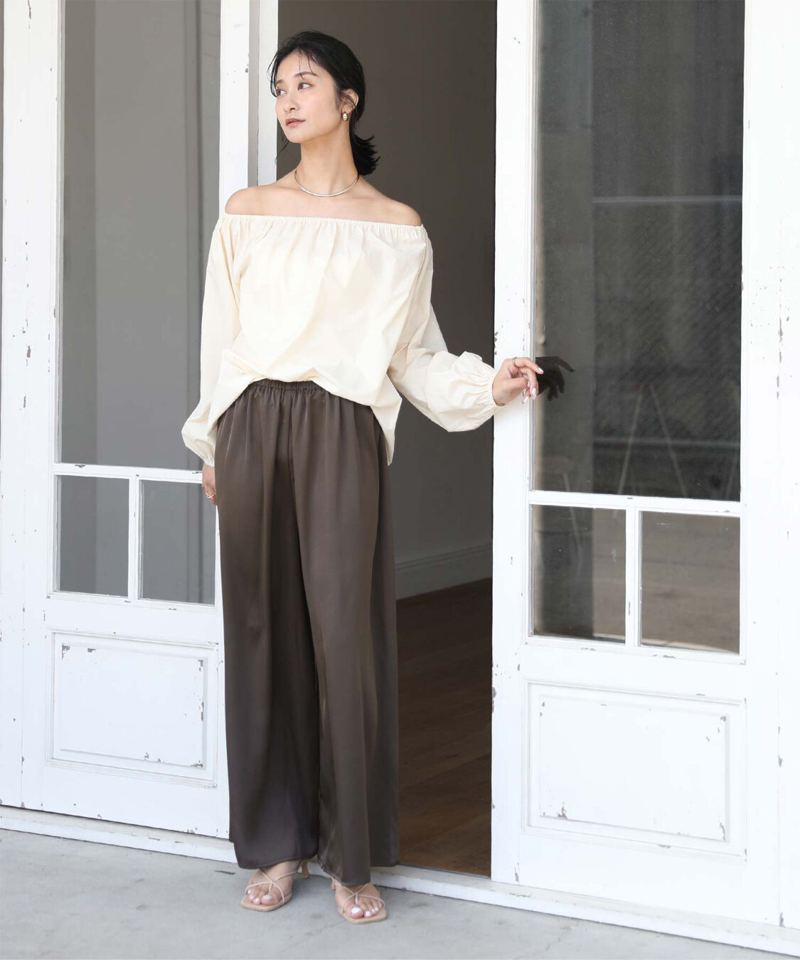 ur's「サテンイージードレープパンツ」|スラックス|