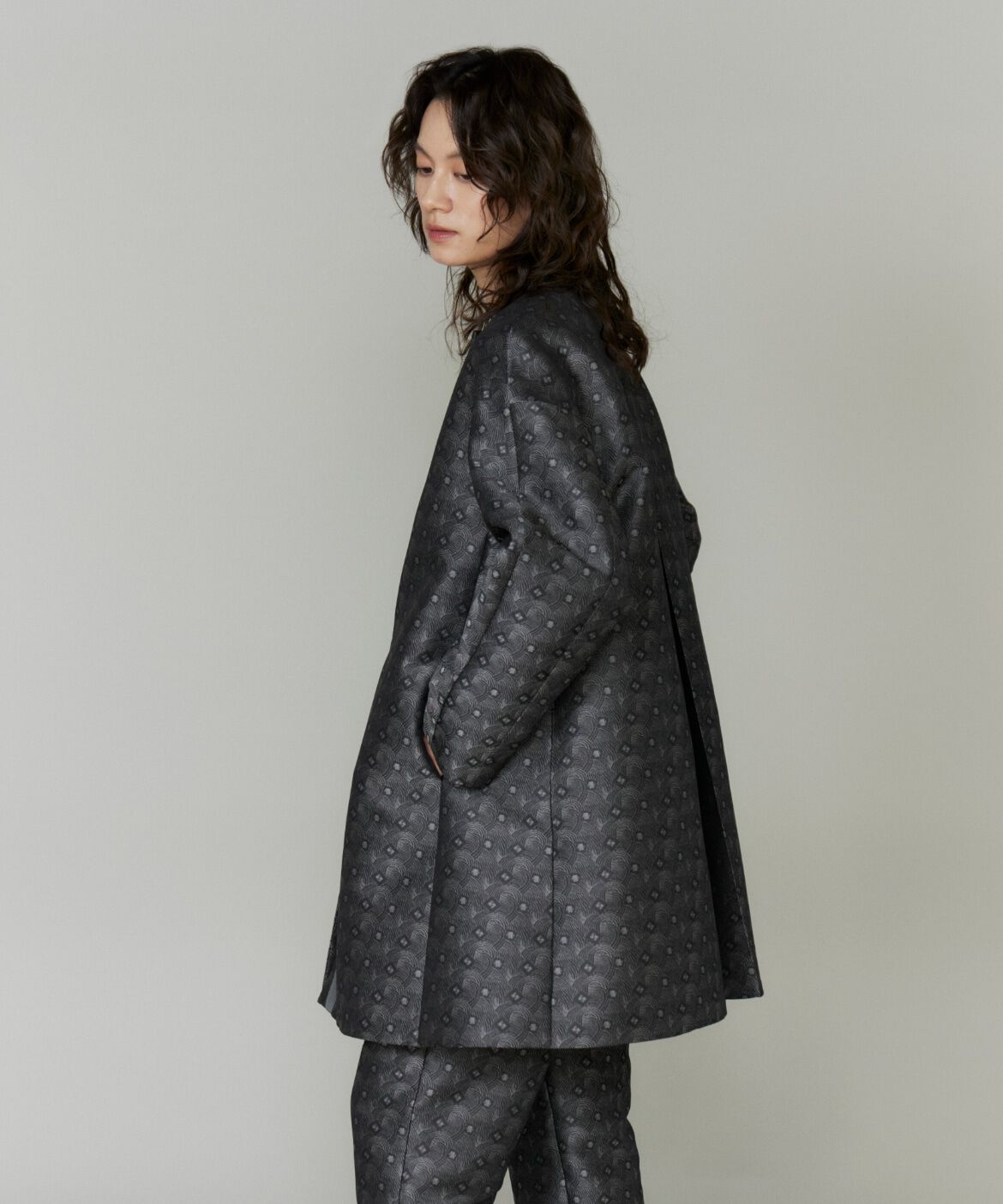 la veille by SUPERIOR CLOSET「ノーカラーAラインコート」|ピーコート|