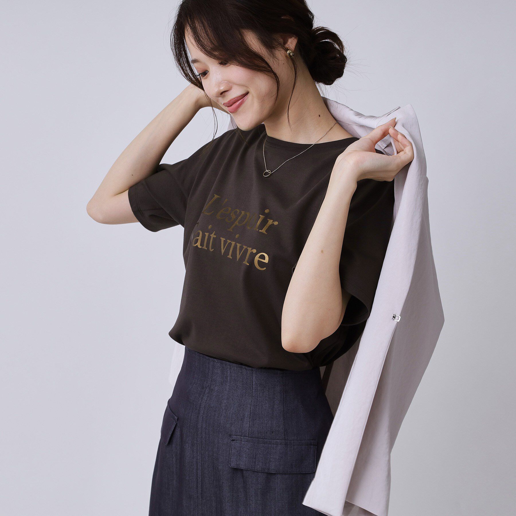 COUP DE CHANCE「【手洗い可／日本製／箔プリント】ロゴTシャツ」|Tシャツ・カットソー|ブラウン(044)