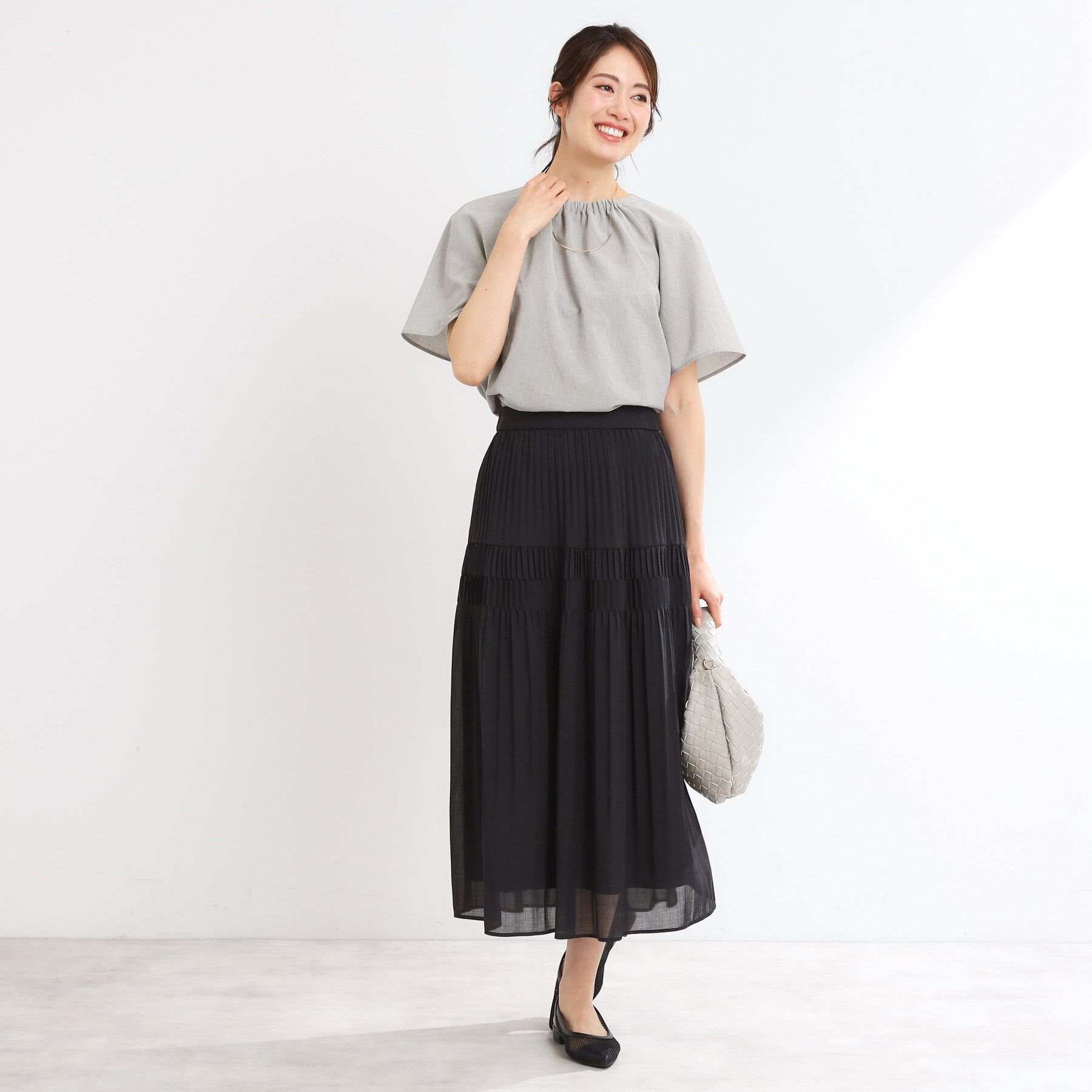 Reflect「【マシンウォッシュ可／セットアップ可／通勤におすすめ】ネックギャザータックブラウス」|シャツ・ブラウス|