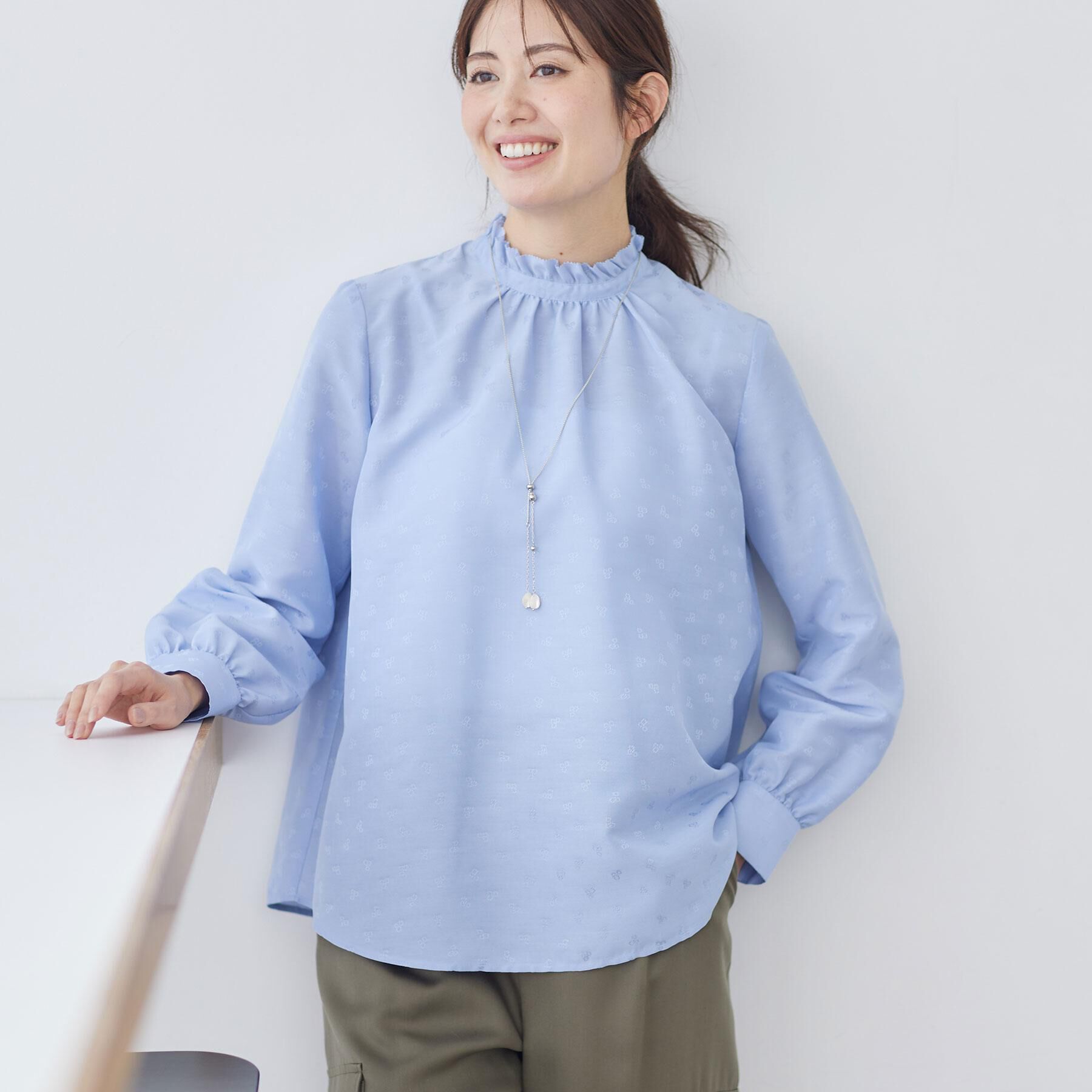 Reflect「フリルネックサテンジャカードブラウス」|シャツ・ブラウス|