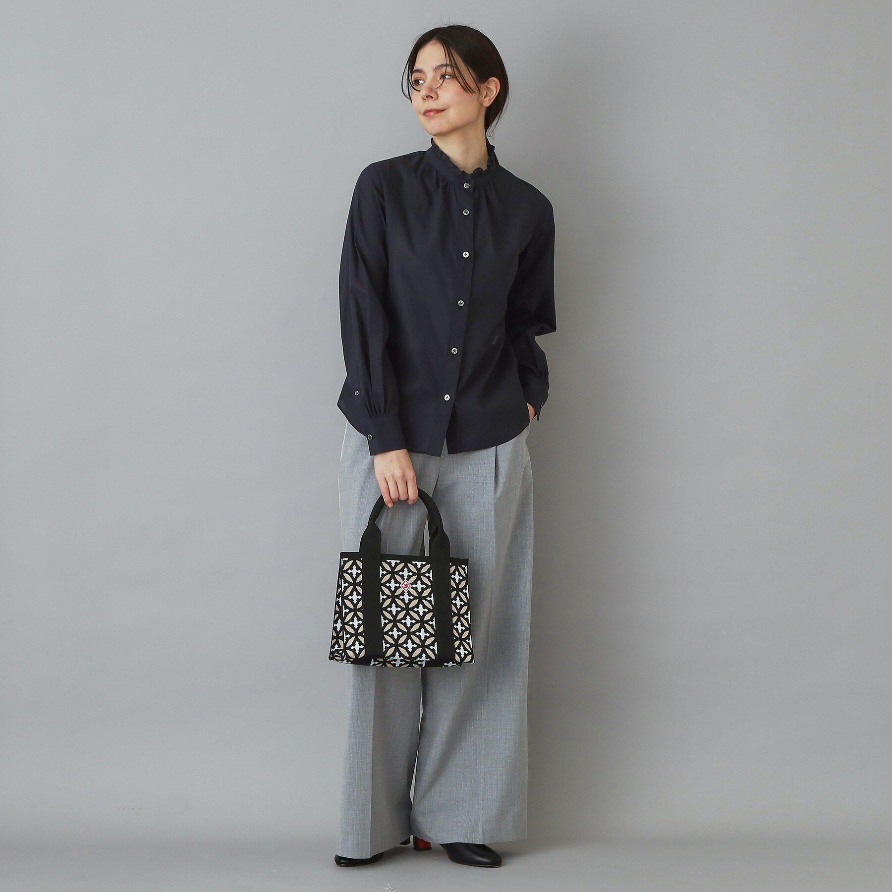 DRESSTERIOR「スタンドフリルネックブラウス」|シャツ・ブラウス|