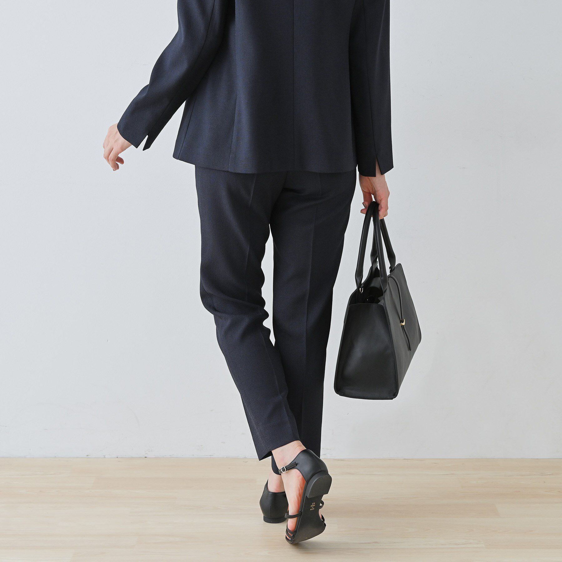 INDIVI「【通勤スーツ】ドライタッチテーパードパンツ」|スーツ|
