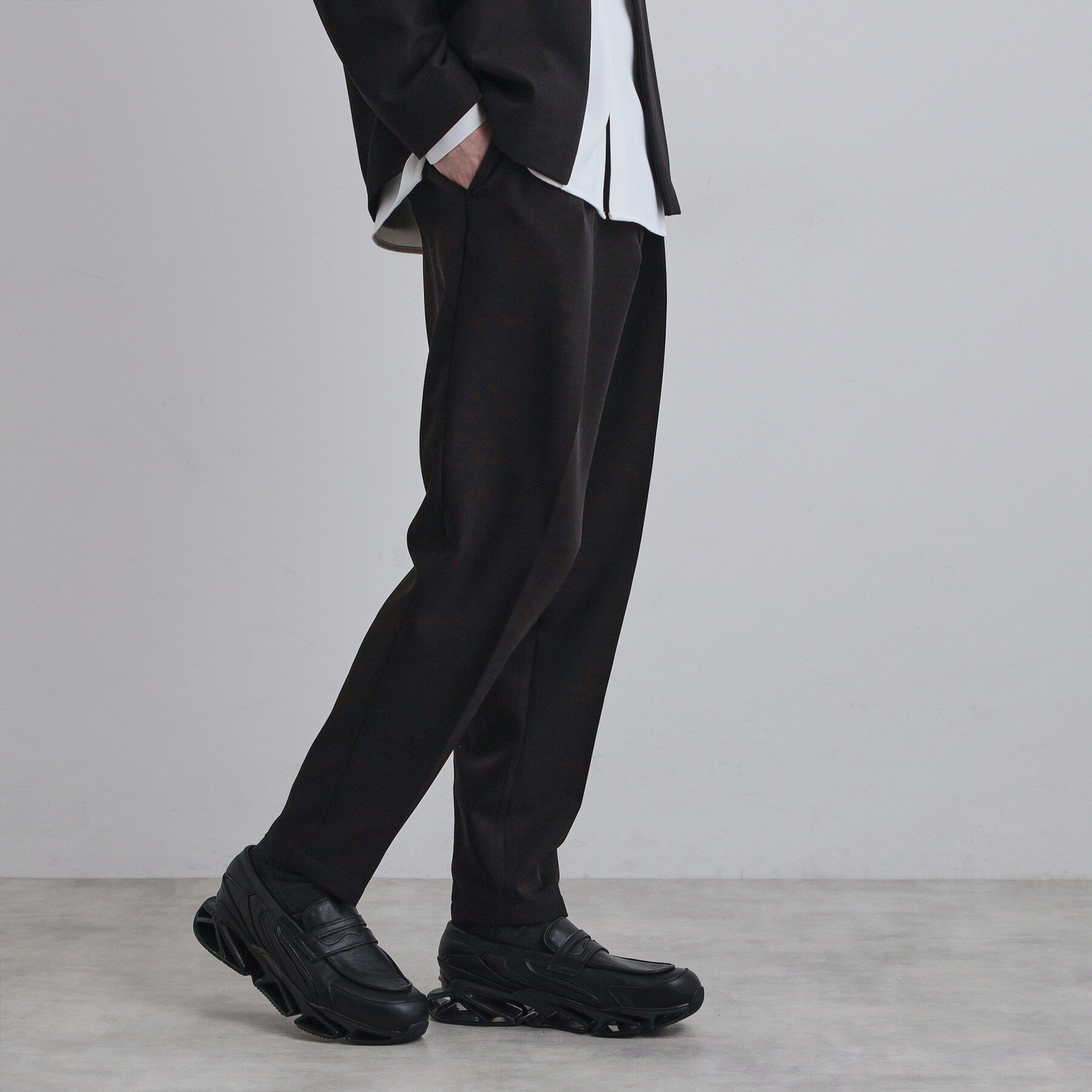 tk.TAKEO KIKUCHI「【セットアップ対応】360度ストレッチ ワイドテーパードパンツ」|その他|ブラック(019)