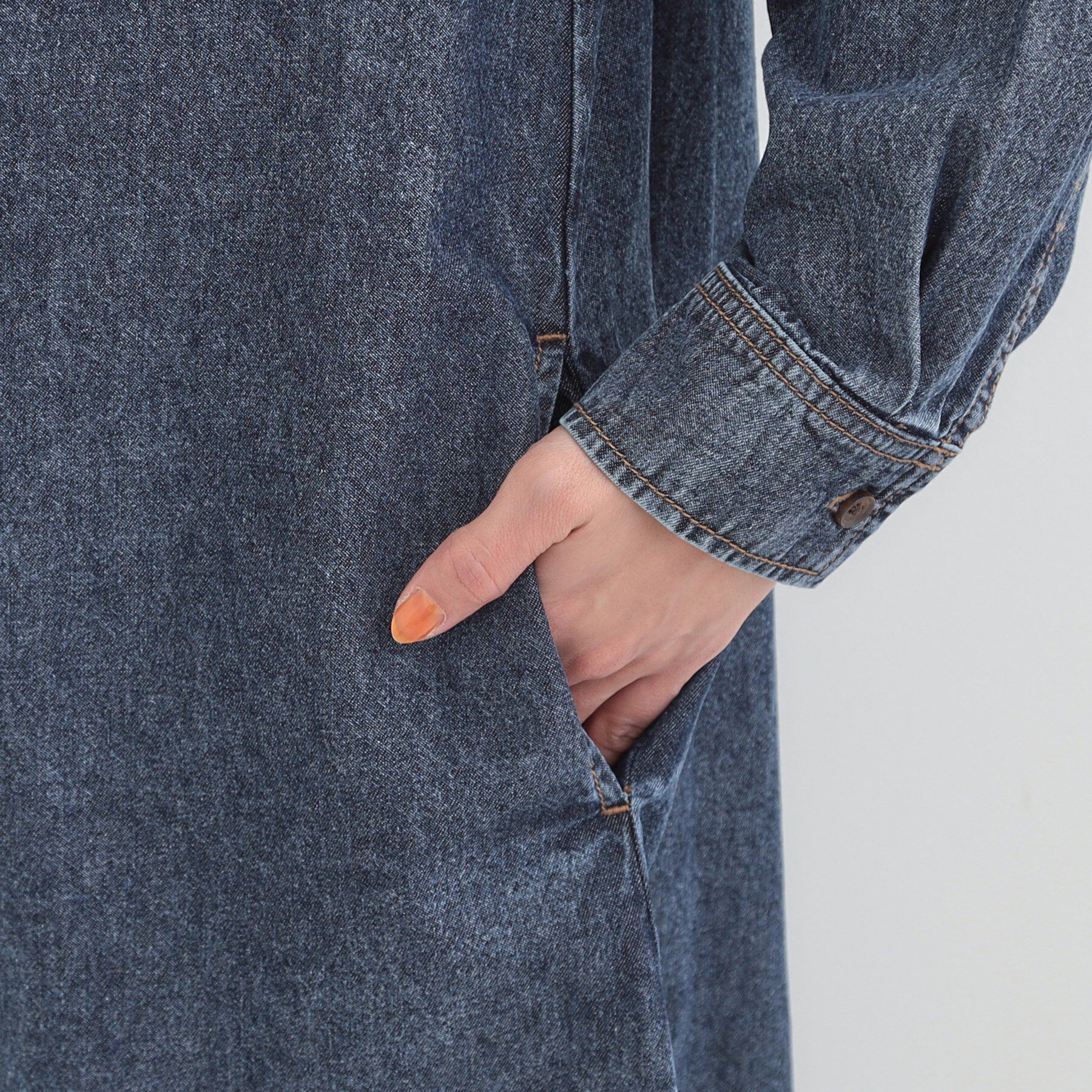 SHOO･LA･RUE「【ライトオンスデニム/S-LL】体型カバーにも ロングデニムシャツワンピース」|ワンピース|