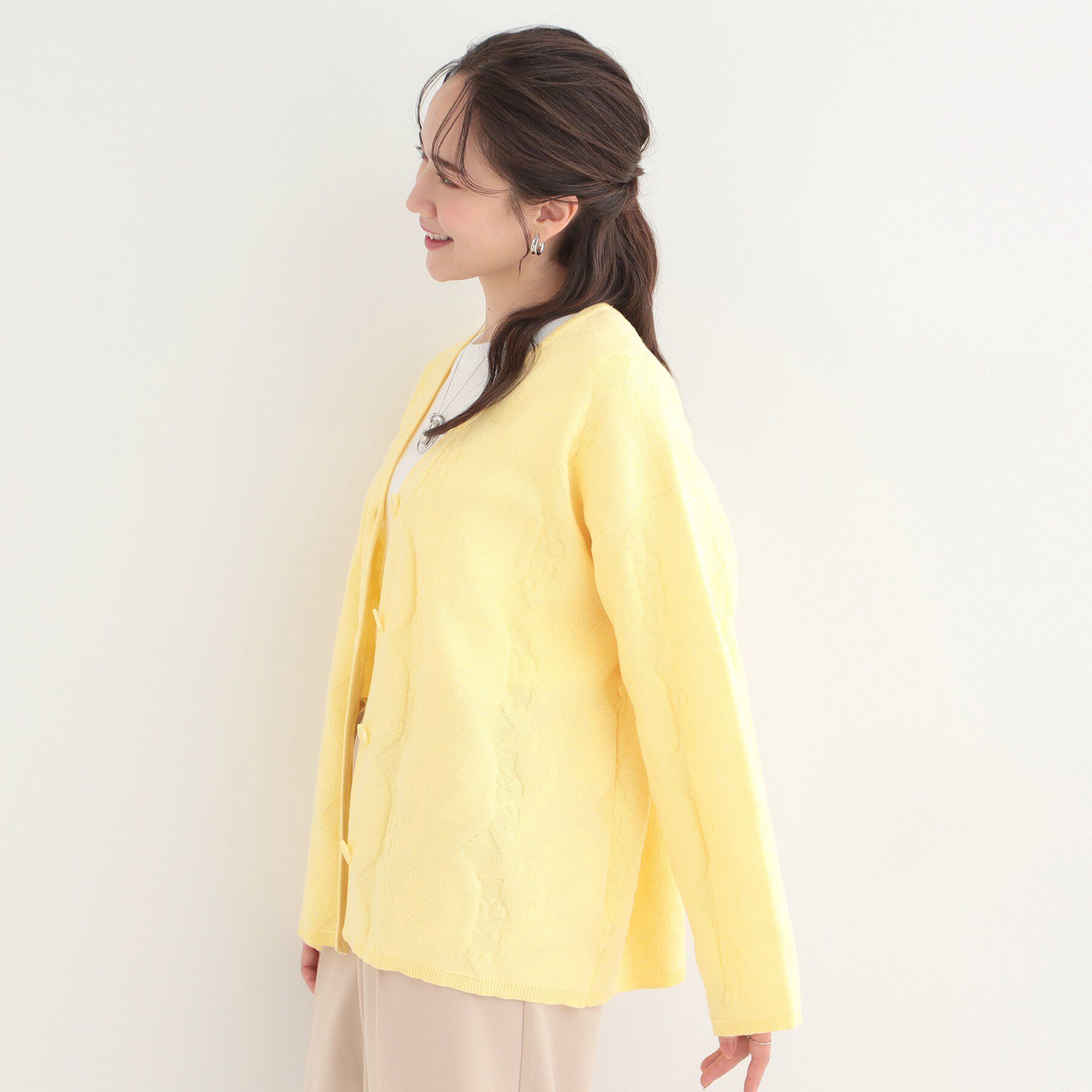 SHOO･LA･RUE「無地柄がコーデのアクセントに Vネックカーディガン」|カーディガン|