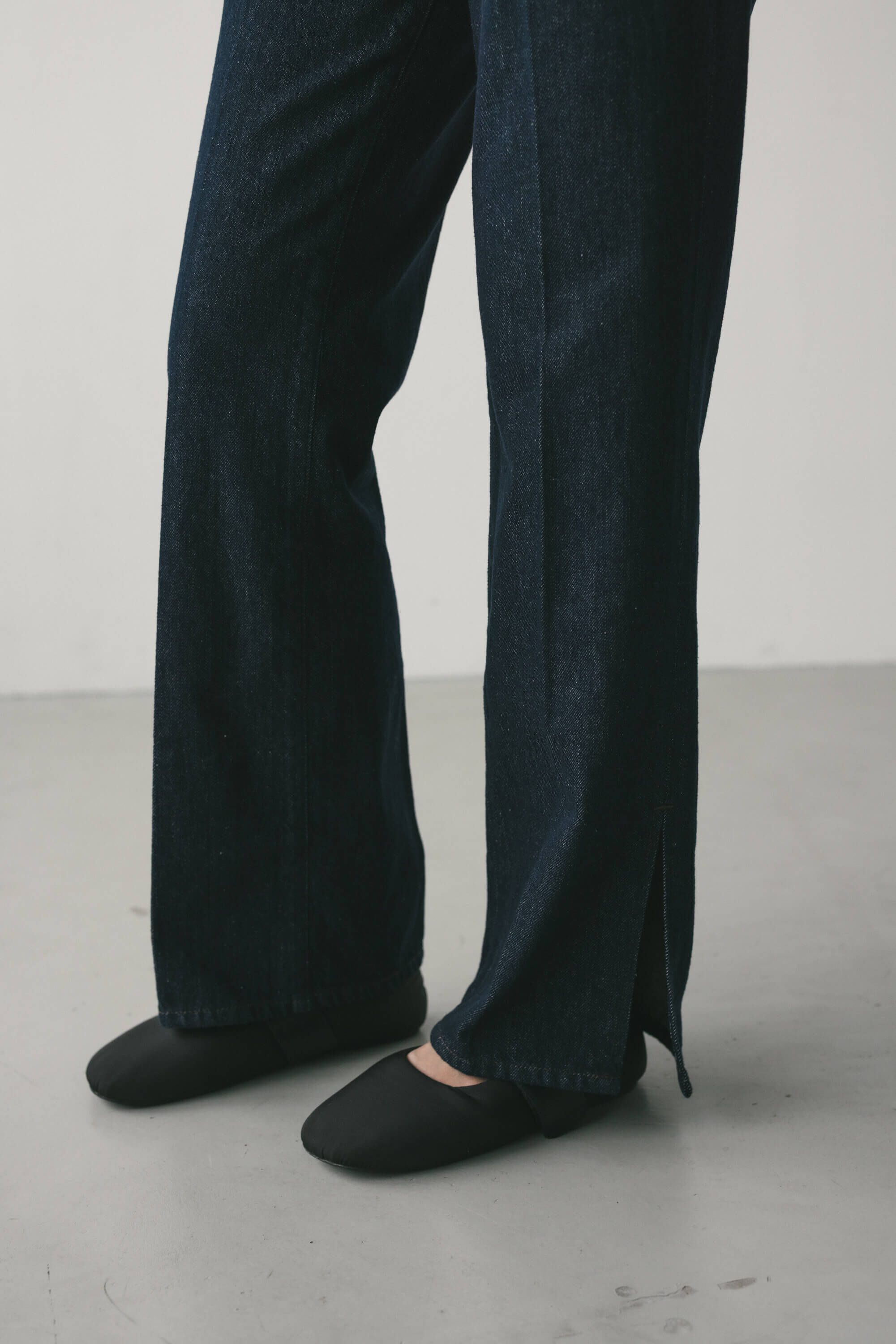 STYLEMIXER「ヘムスリットストレートデニムパンツ」|デニム|