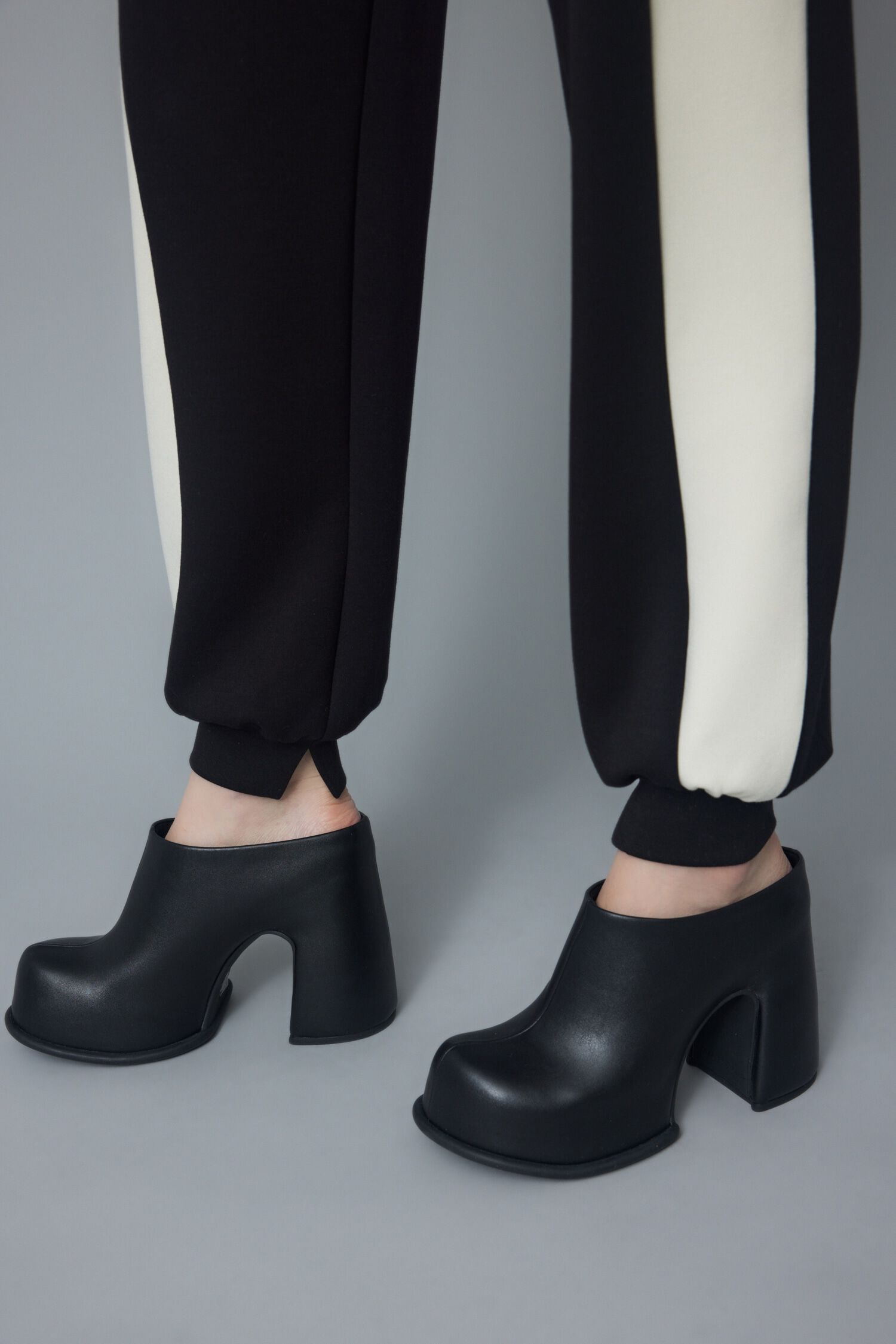 HeRIN.CYE「Feels center switching pants」|その他|