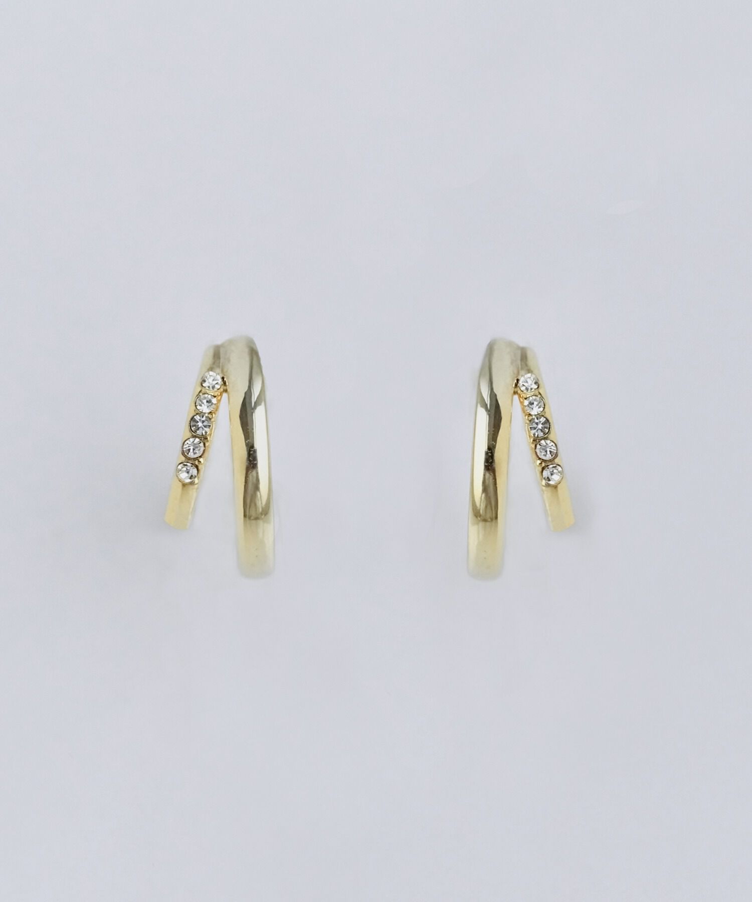 Phoebe「【金属アレルギー対応/痛くないシリーズ】シャインループフィットイヤリング　ゴールド」|イヤリング|