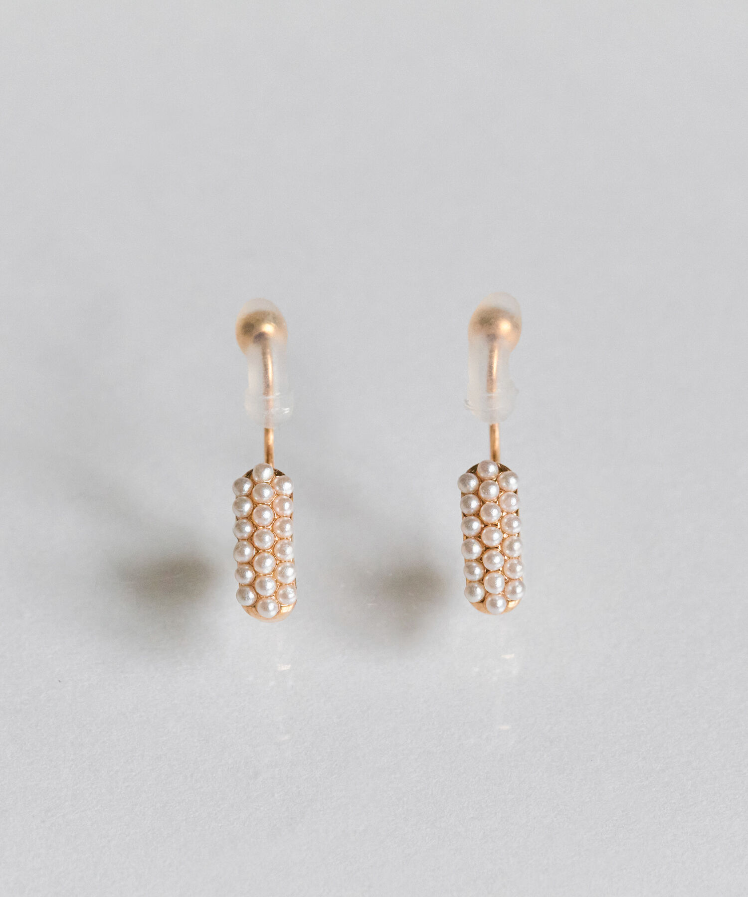 Phoebe「【痛くないシリーズ】グレインパールフープライトフィットイヤリング　シャンパンゴールド」|イヤリング|
