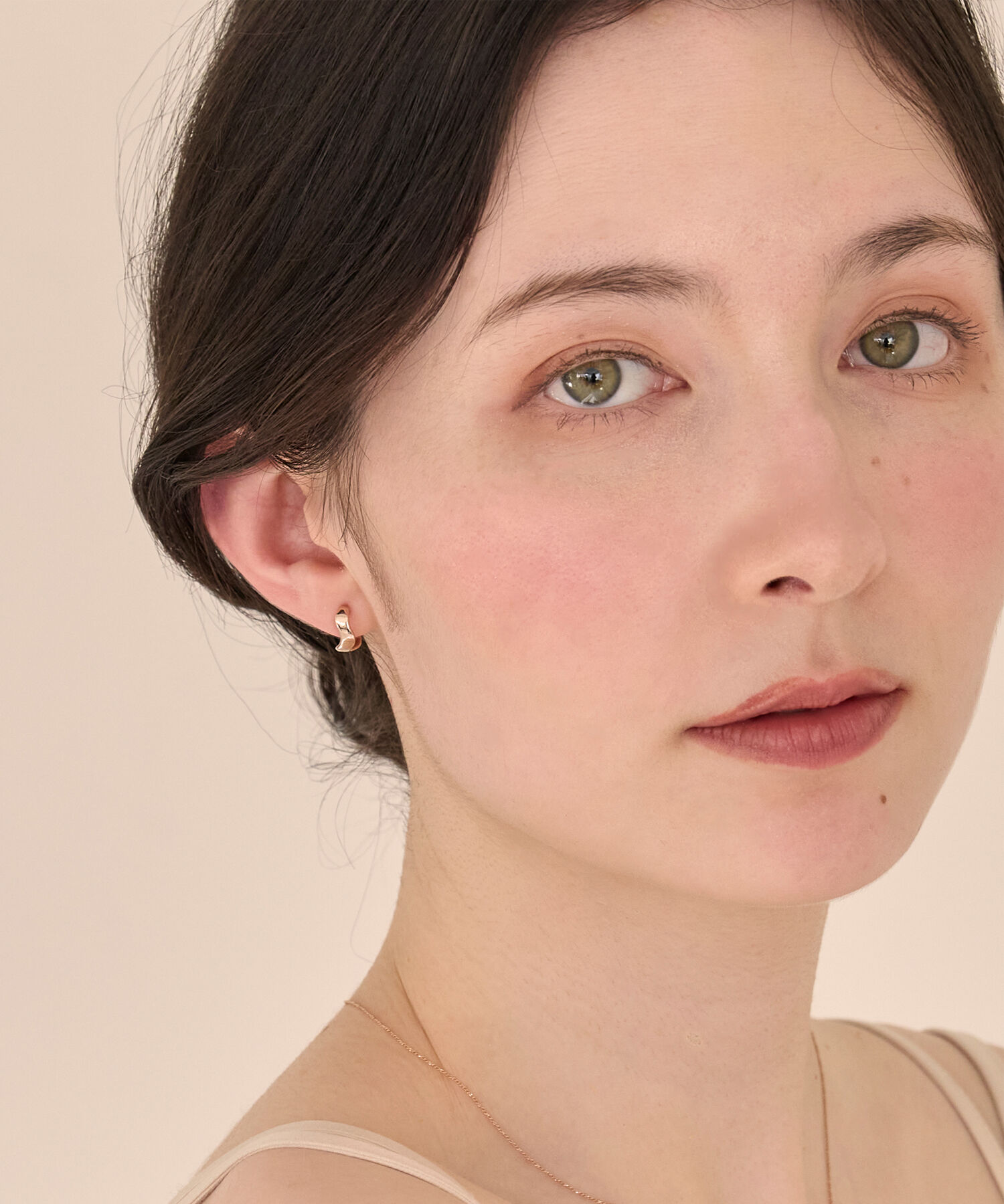 Phoebe「【痛くないシリーズ/金属アレルギー対応】リップルフープライトフィットイヤリング」|イヤリング|