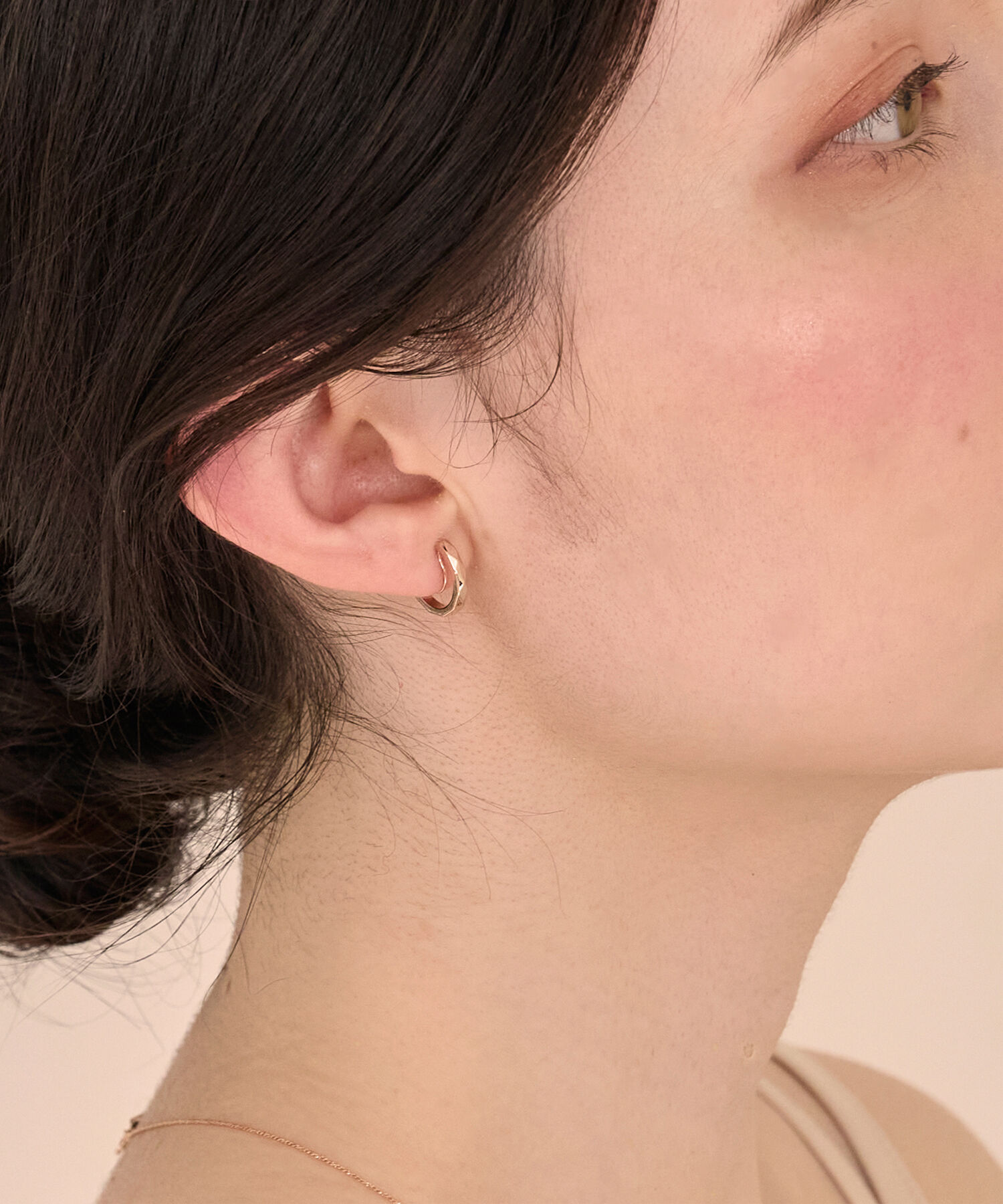 Phoebe「【痛くないシリーズ/金属アレルギー対応】スパークフープライトフィットイヤリング」|イヤリング|