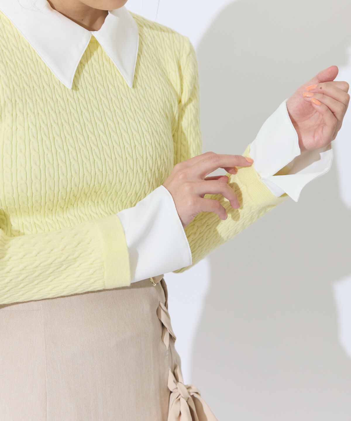 アンドクチュール「シャツレイヤード風ケーブル編みプルオーバー」|ニット・セーター|