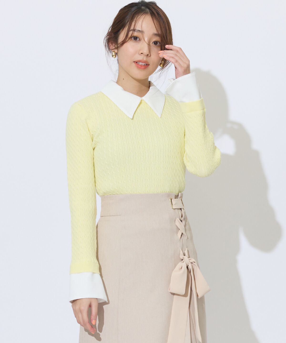 アンドクチュール「シャツレイヤード風ケーブル編みプルオーバー」|ニット・セーター|