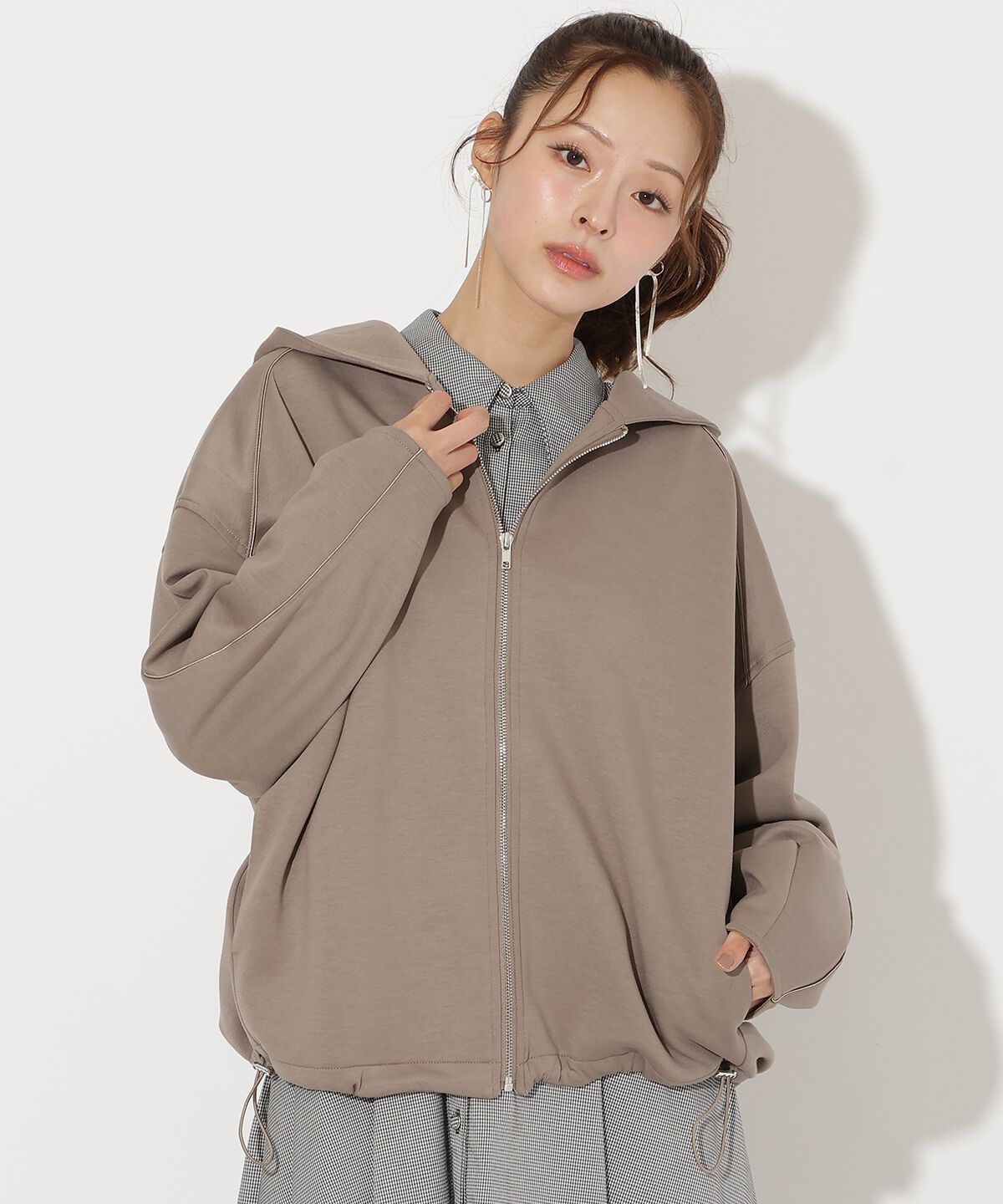 アンドクチュール「ダンボールポンチフードジップパーカー」|パーカー|