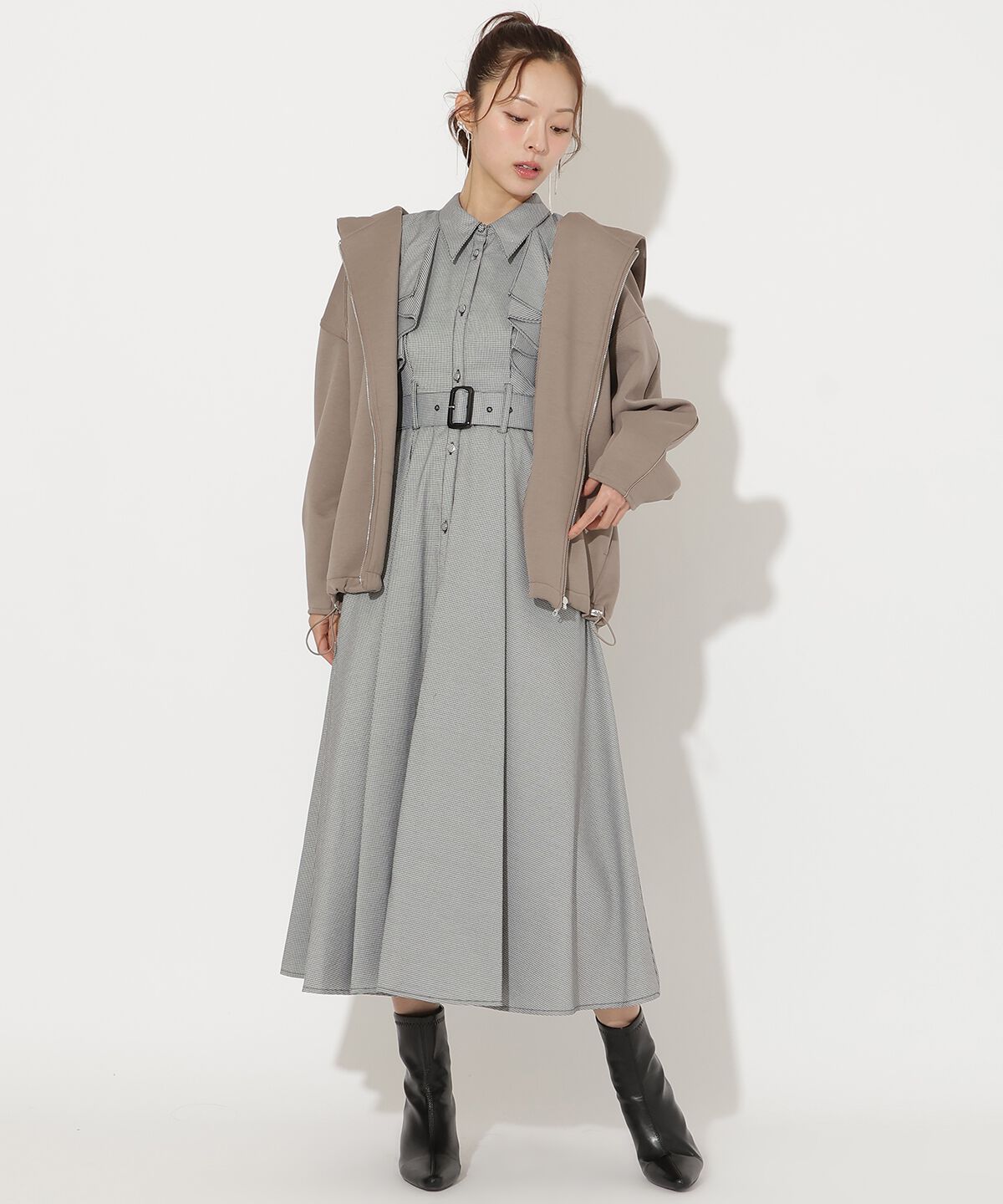 アンドクチュール「ダンボールポンチフードジップパーカー」|パーカー|