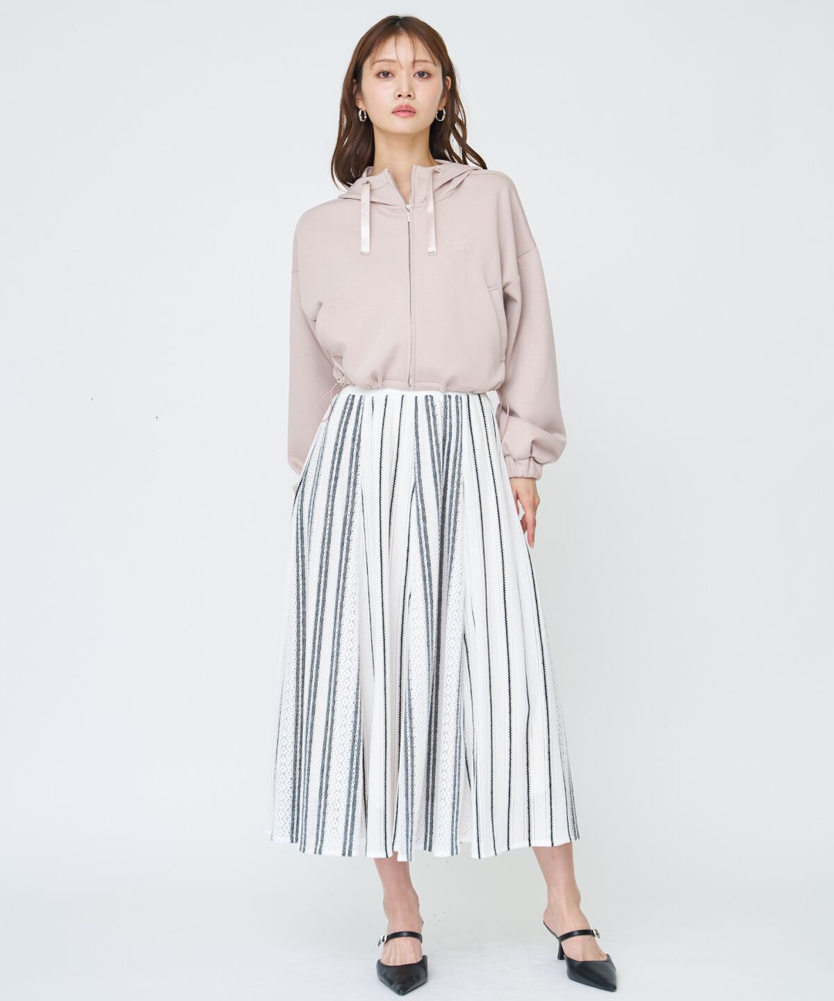 アンドクチュール「ロゴ刺繍ZIPパーカー」|パーカー|