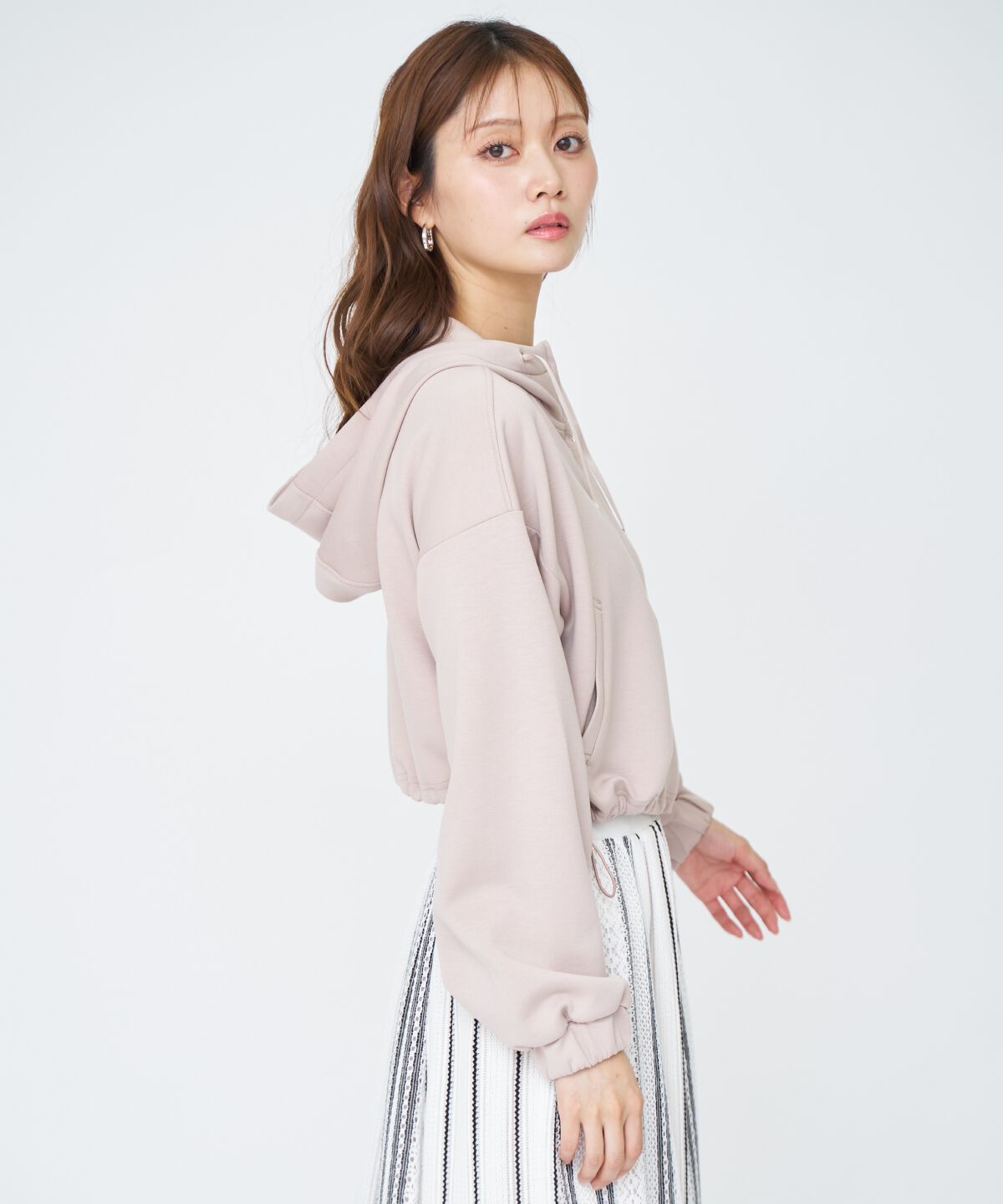 アンドクチュール「ロゴ刺繍ZIPパーカー」|パーカー|