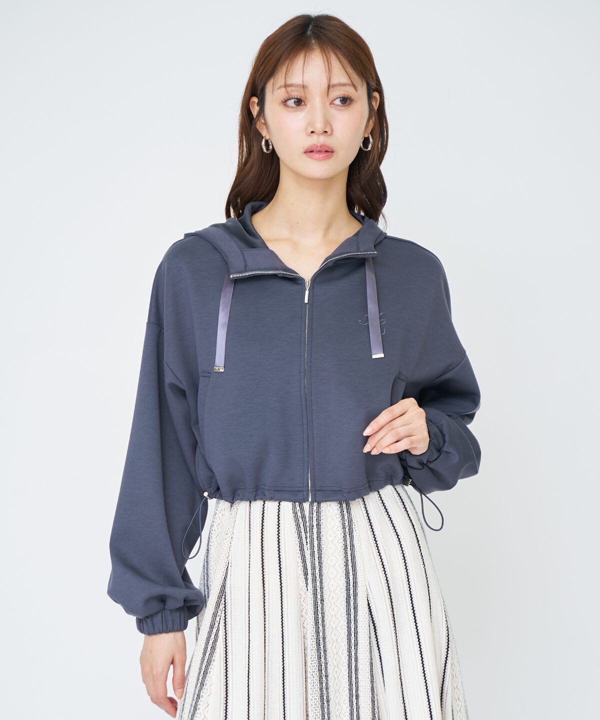 アンドクチュール「ロゴ刺繍ZIPパーカー」|パーカー|ﾁｬｺｰﾙｸﾞﾚｰ