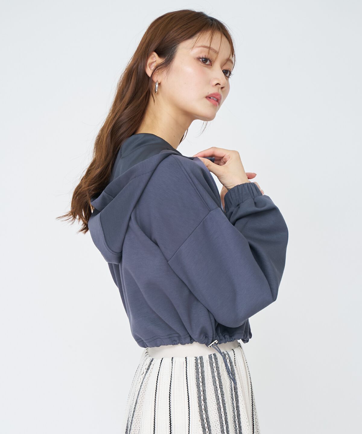 アンドクチュール「ロゴ刺繍ZIPパーカー」|パーカー|