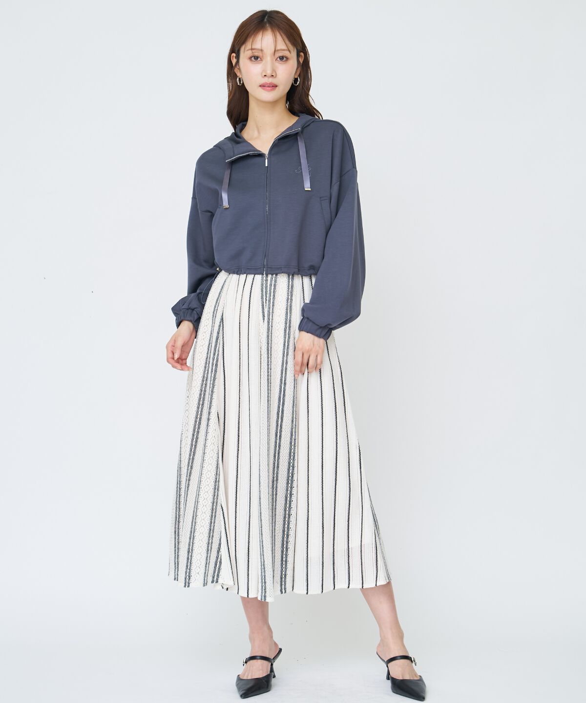 アンドクチュール「ロゴ刺繍ZIPパーカー」|パーカー|