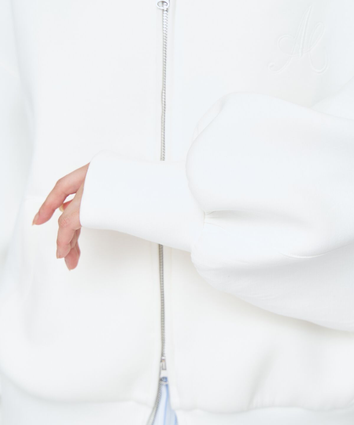 アンドクチュール「ロゴ刺繍ボンディングZIPパーカー」|パーカー|