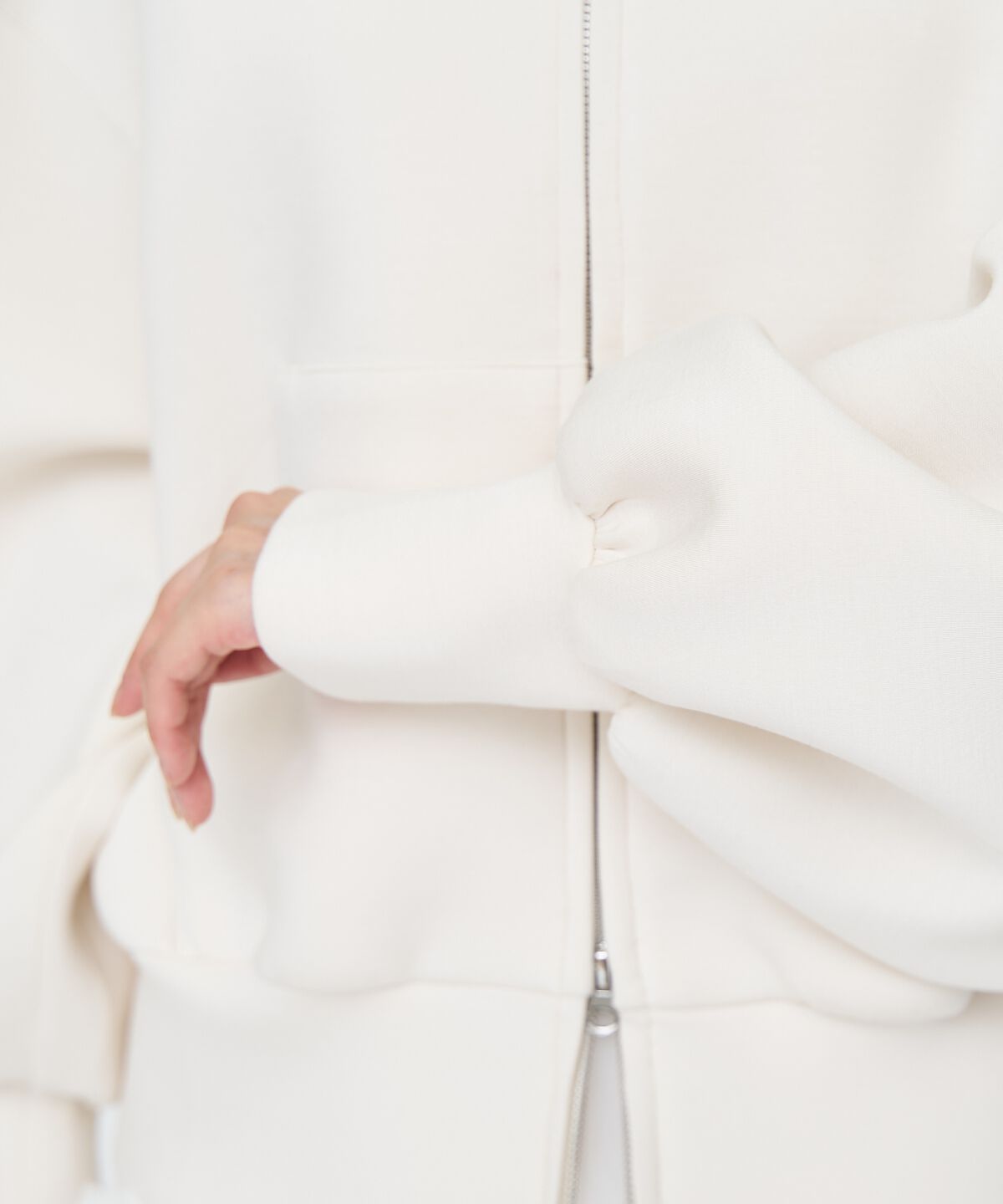 アンドクチュール「ロゴ刺繍ボンディングZIPパーカー」|パーカー|