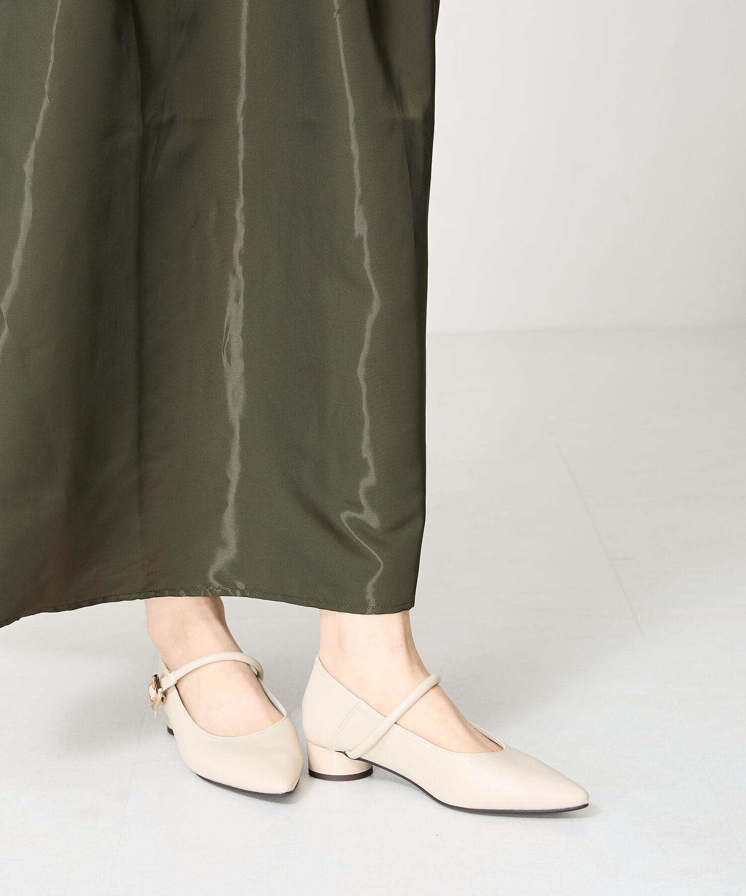 WA Oriental TRaffic「●隠しゴム付き●ポインテッドトゥ ストラップバブーシュ /42304 厚手クッション ヒール3cm 柔らかい」|パンプス|